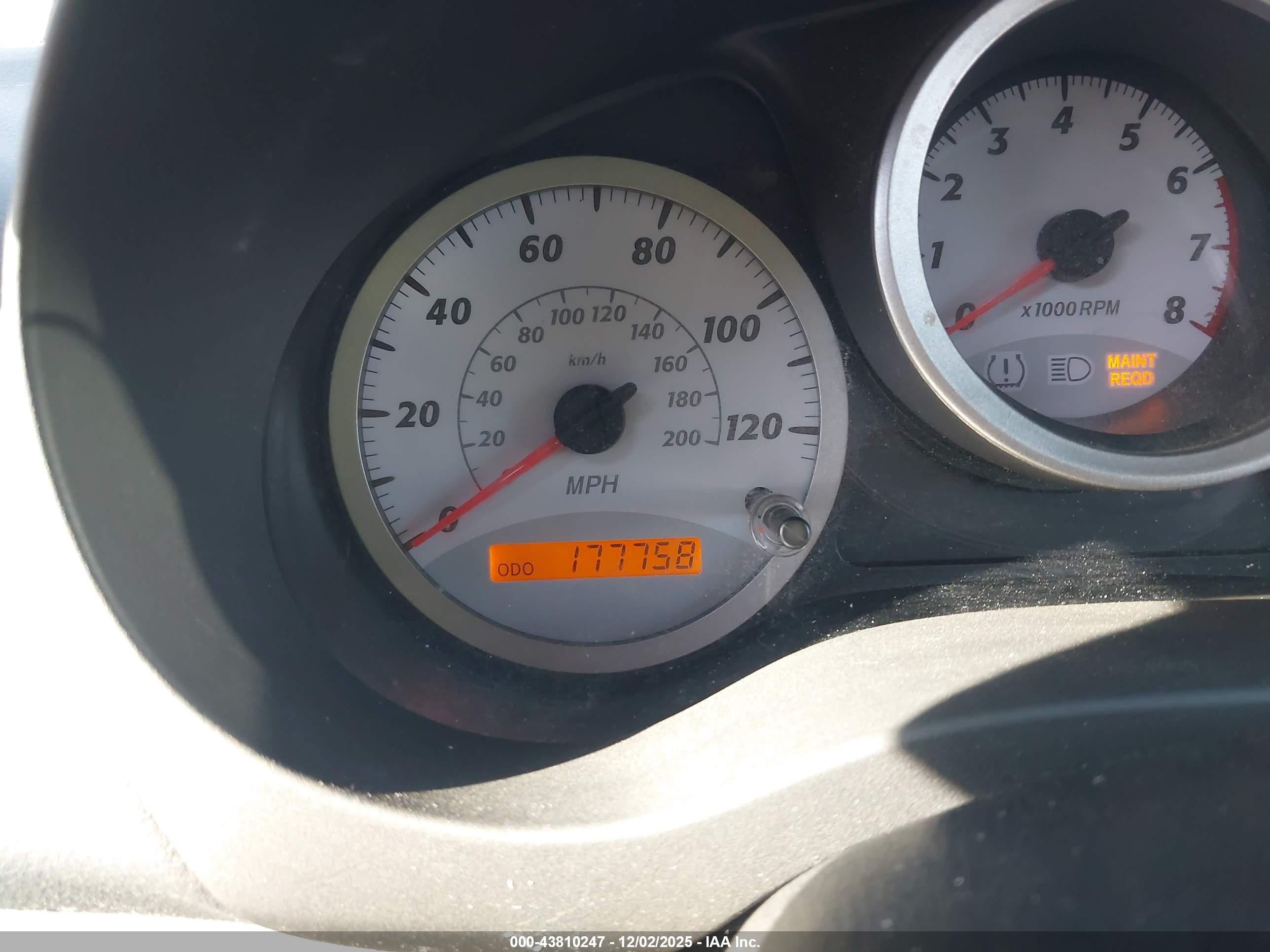 TOYOTA RAV4 image 7