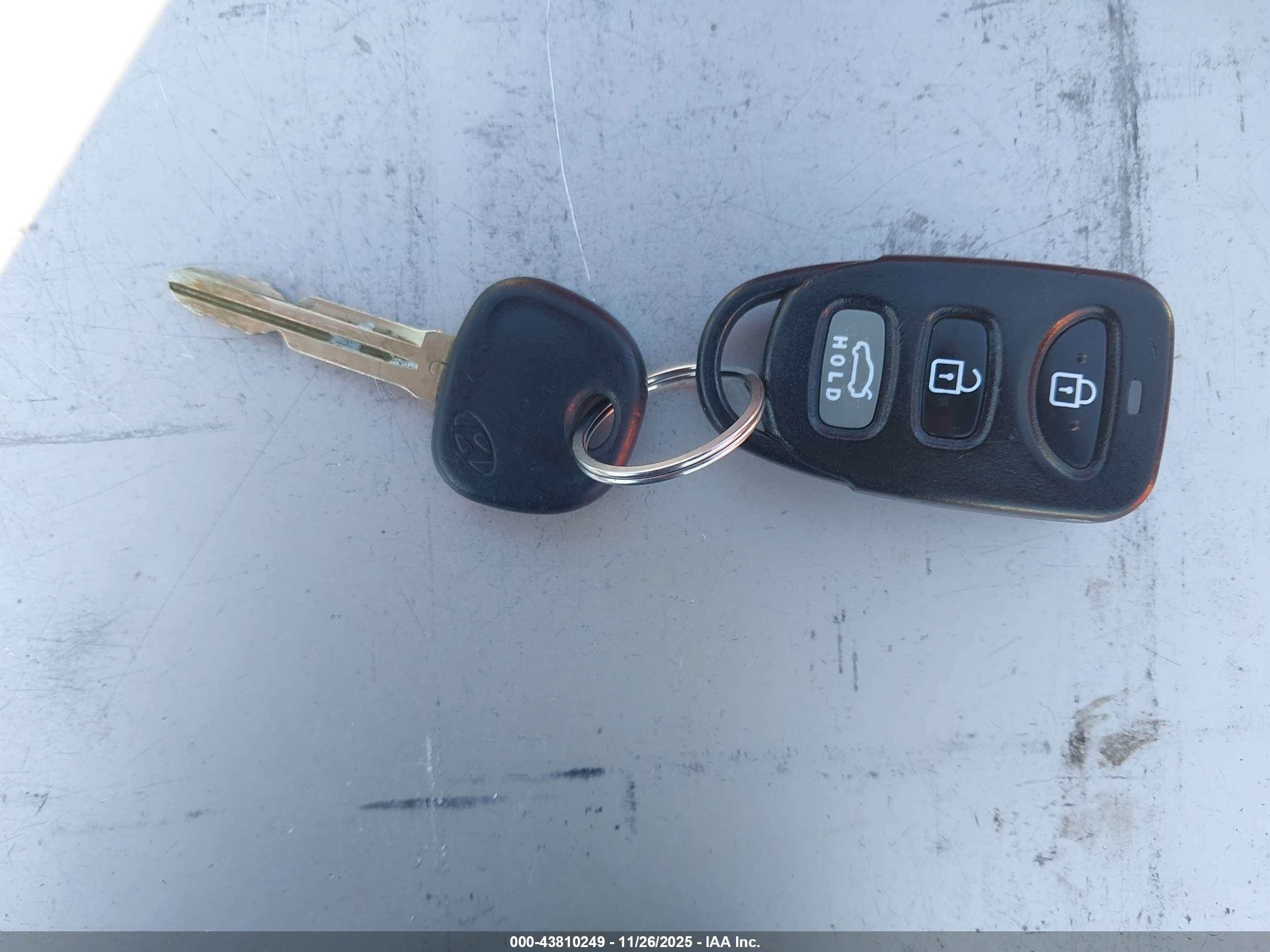 HYUNDAI ELANTRA image 11