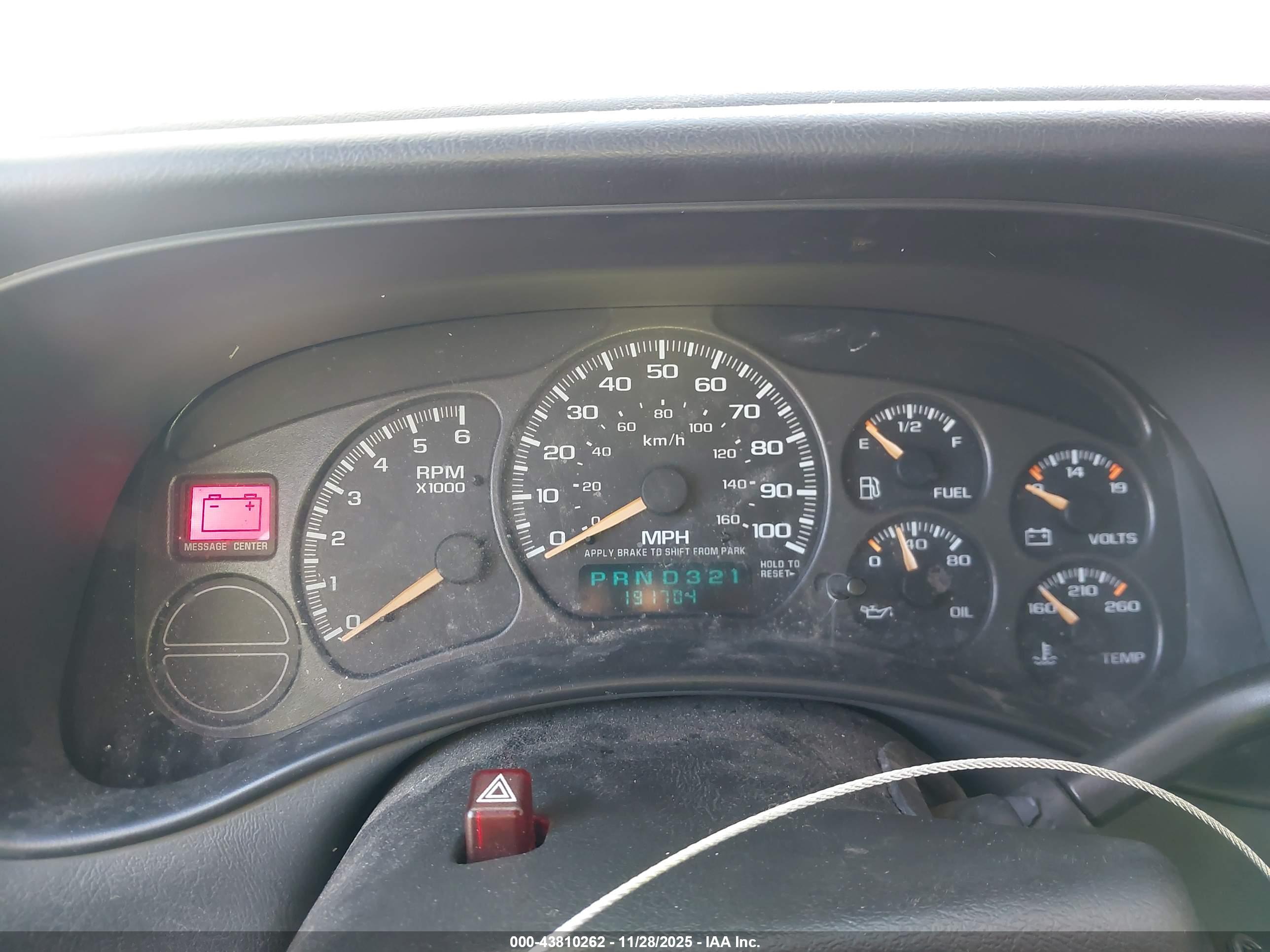 CHEVROLET SILVERADO image 7