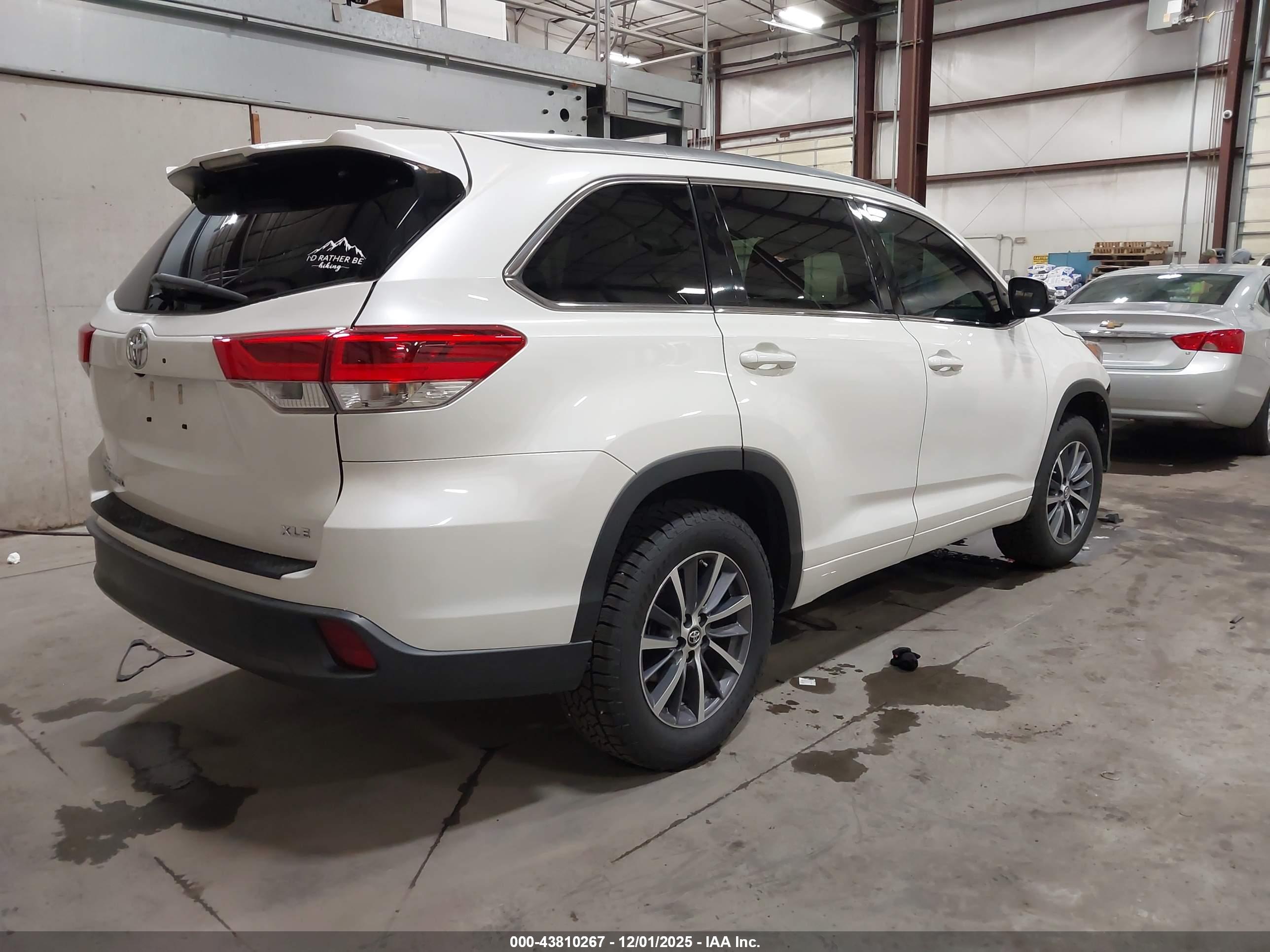 TOYOTA HIGHLANDER image 4