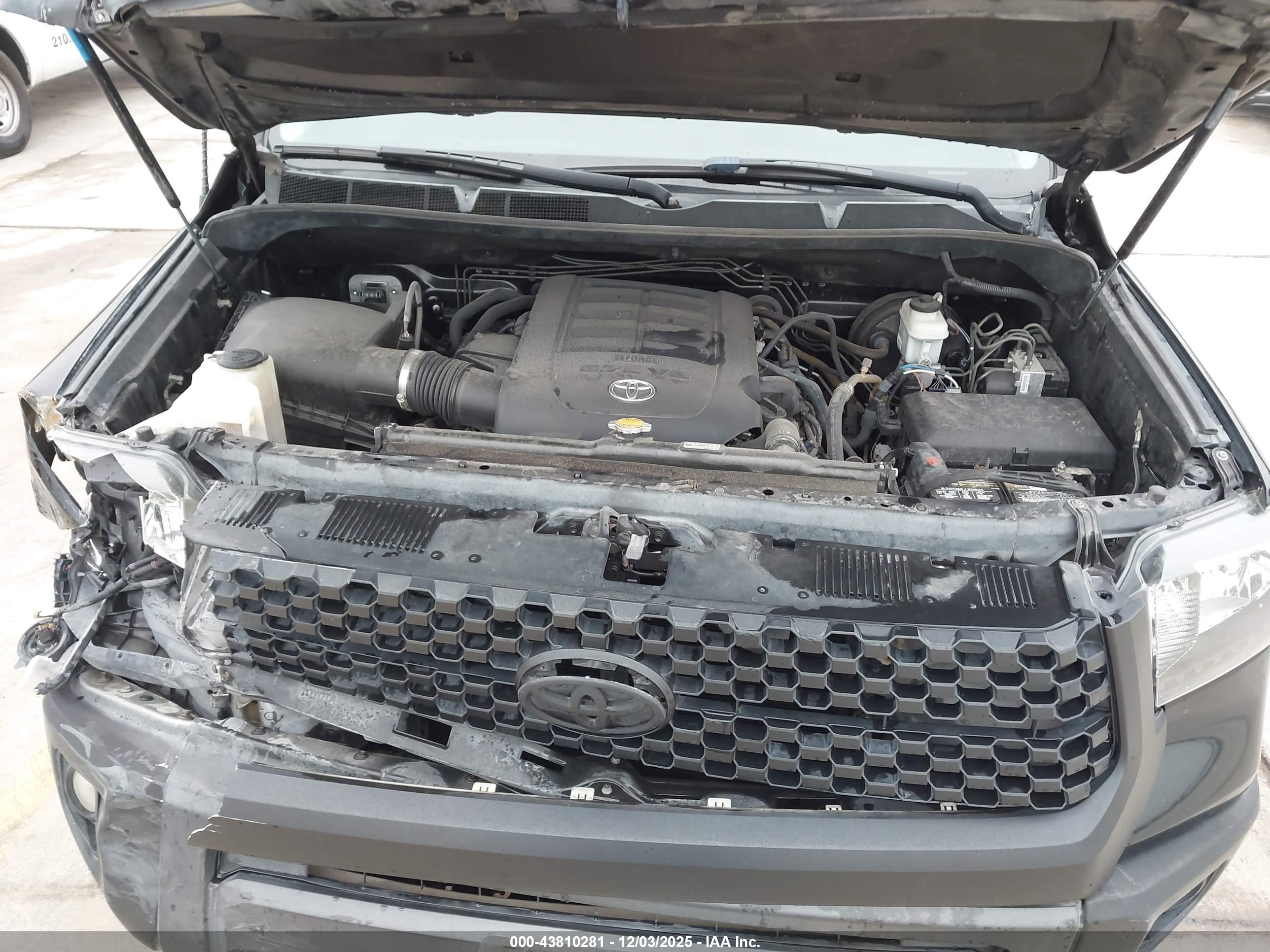 TOYOTA TUNDRA image 10