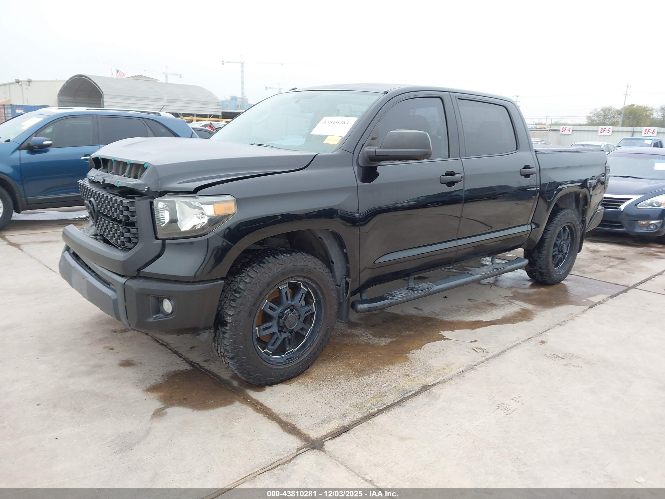 TOYOTA TUNDRA image 2