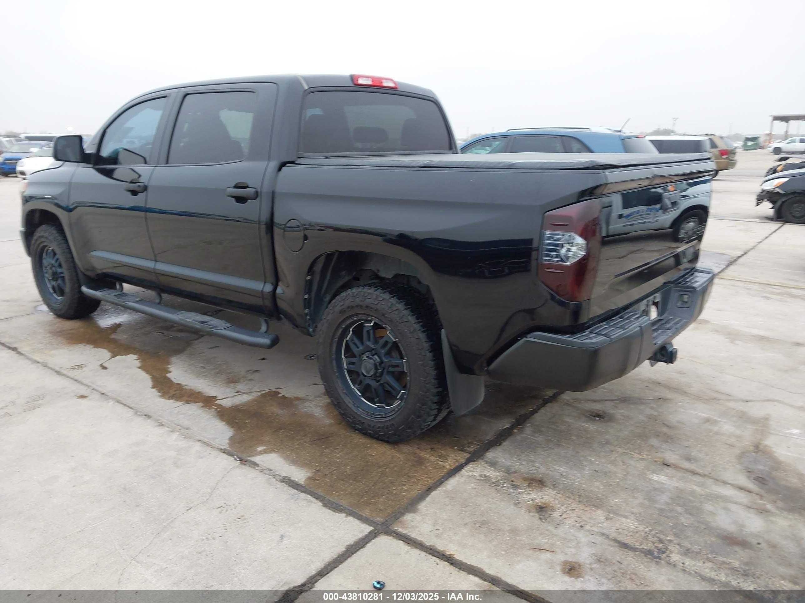 TOYOTA TUNDRA image 3