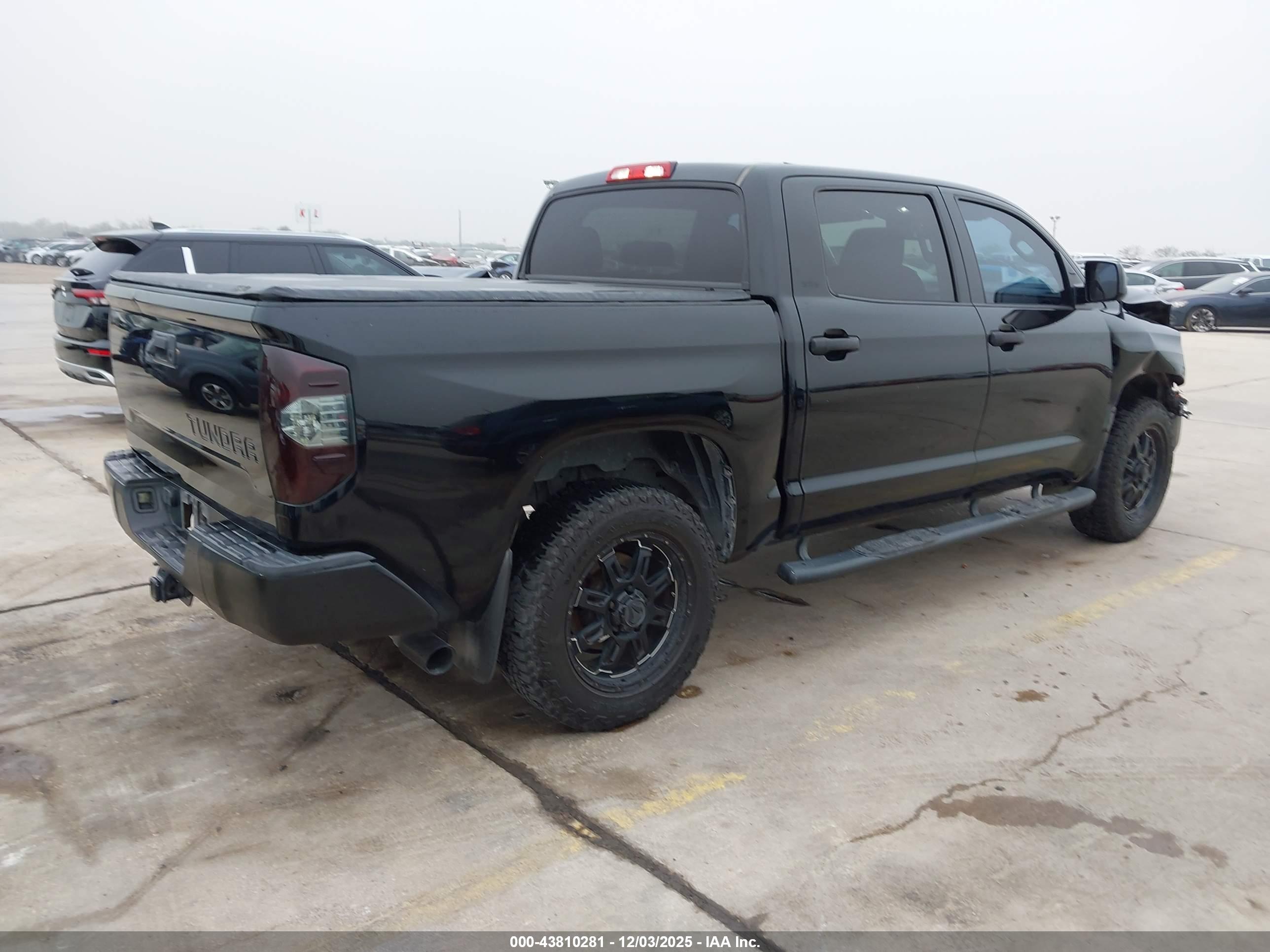 TOYOTA TUNDRA image 4