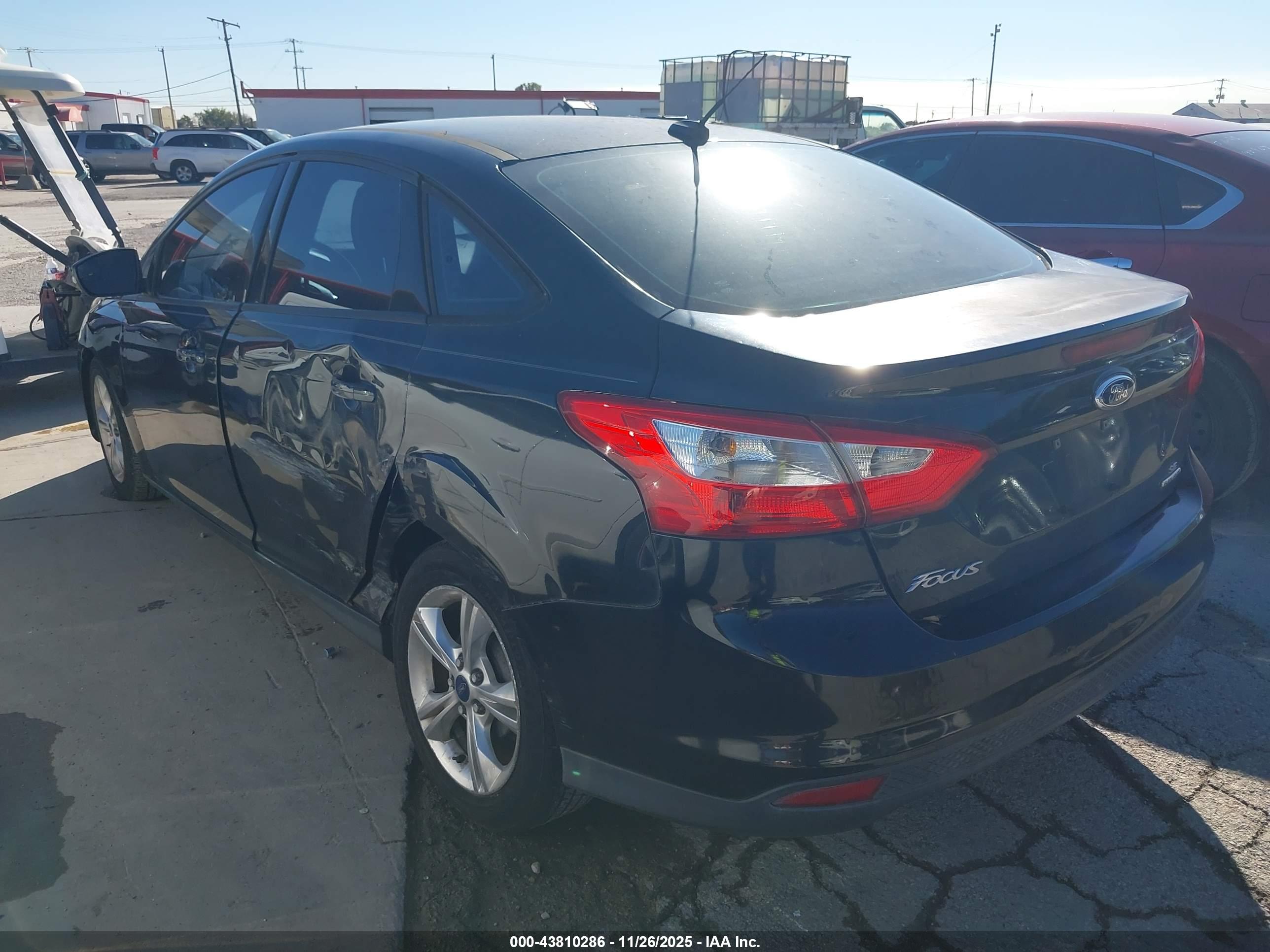 FORD FOCUS image 3