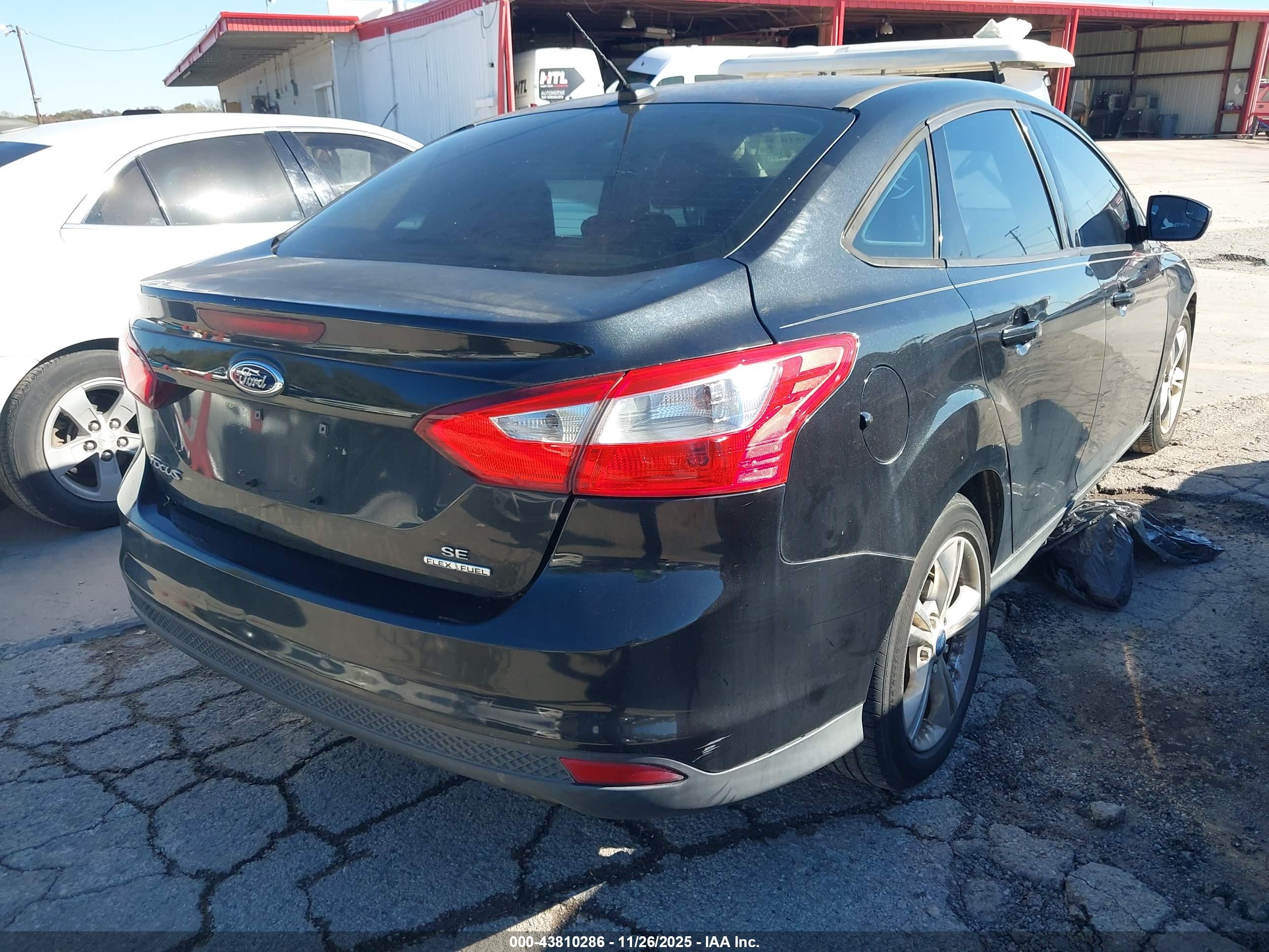 FORD FOCUS image 4
