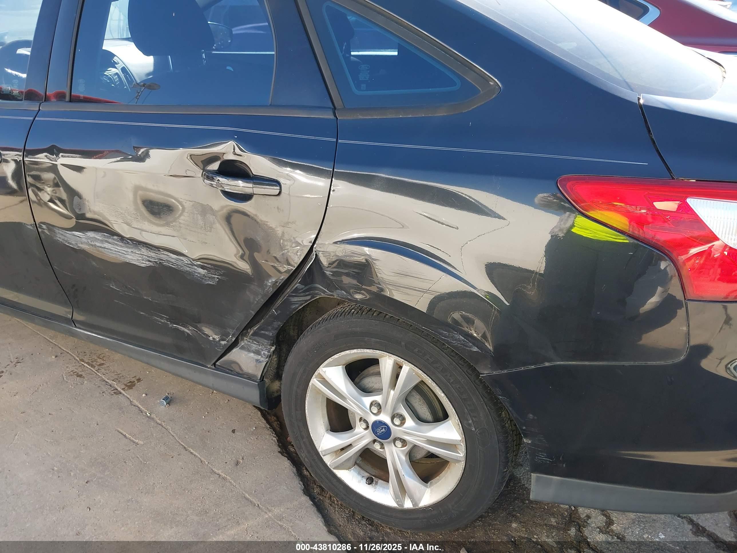 FORD FOCUS image 6