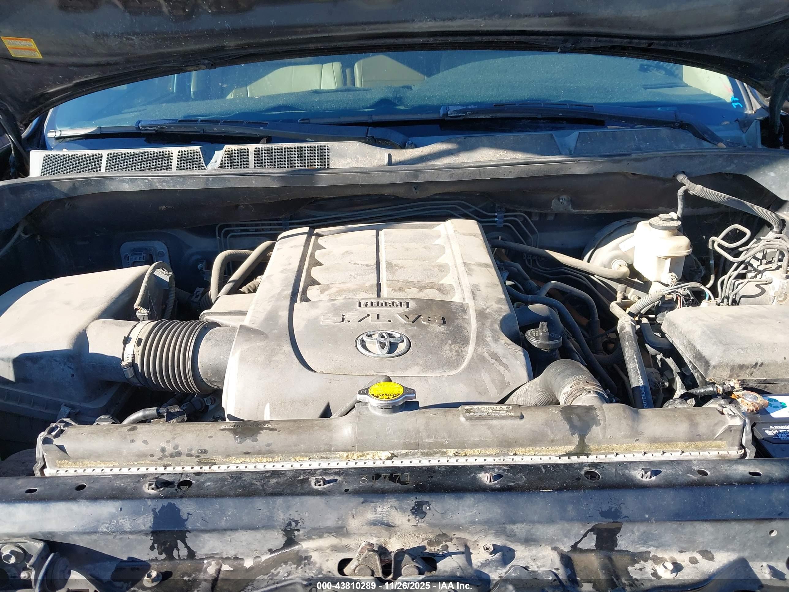 TOYOTA TUNDRA image 10
