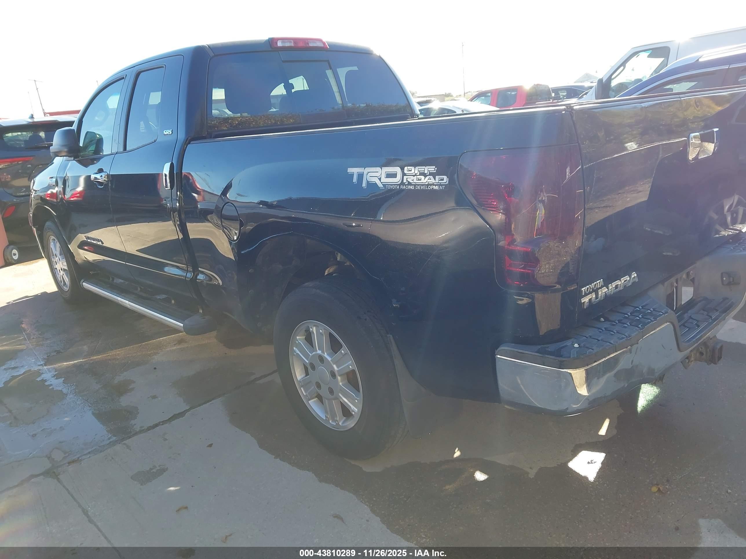 TOYOTA TUNDRA image 3