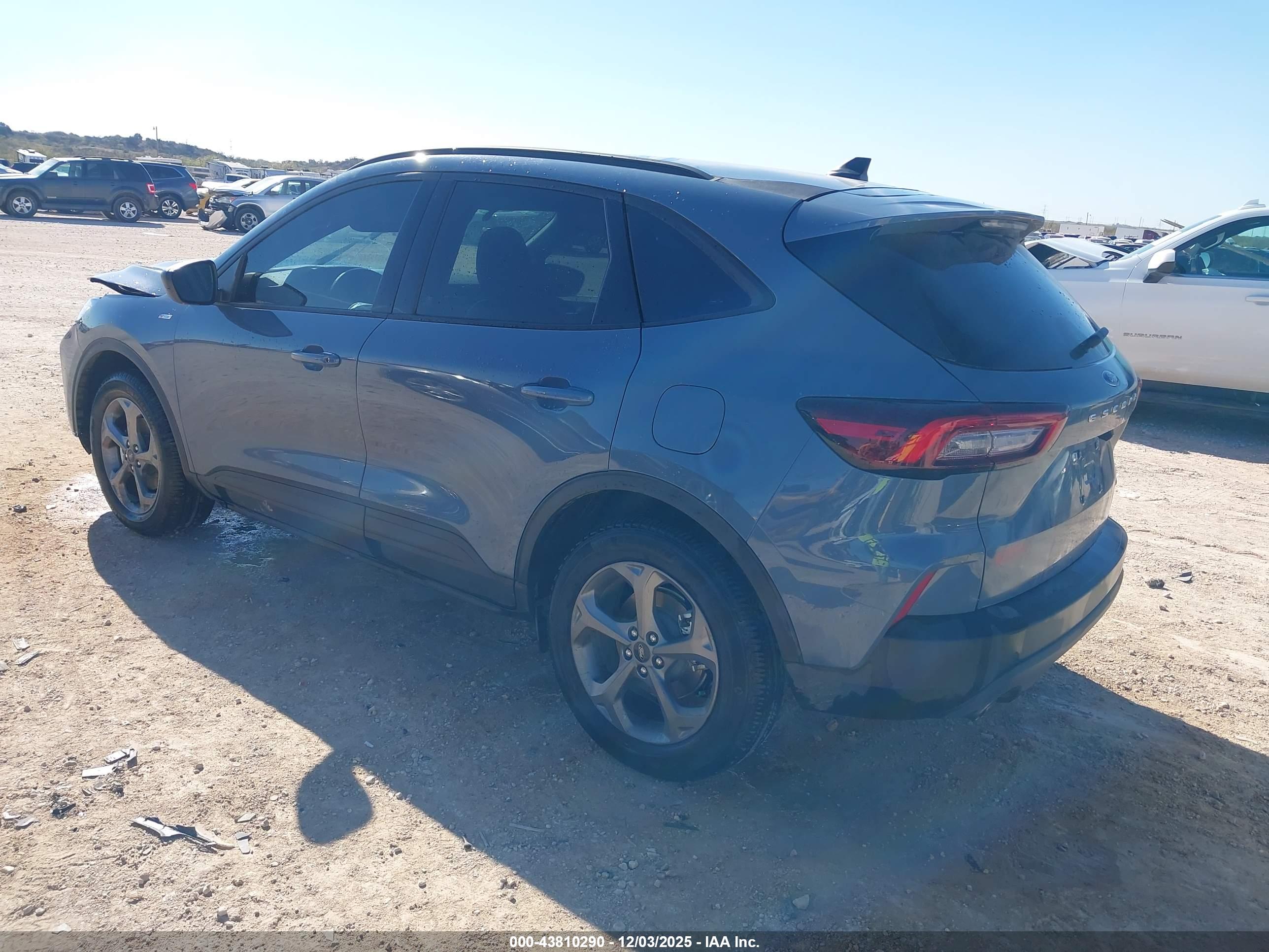 FORD ESCAPE image 3