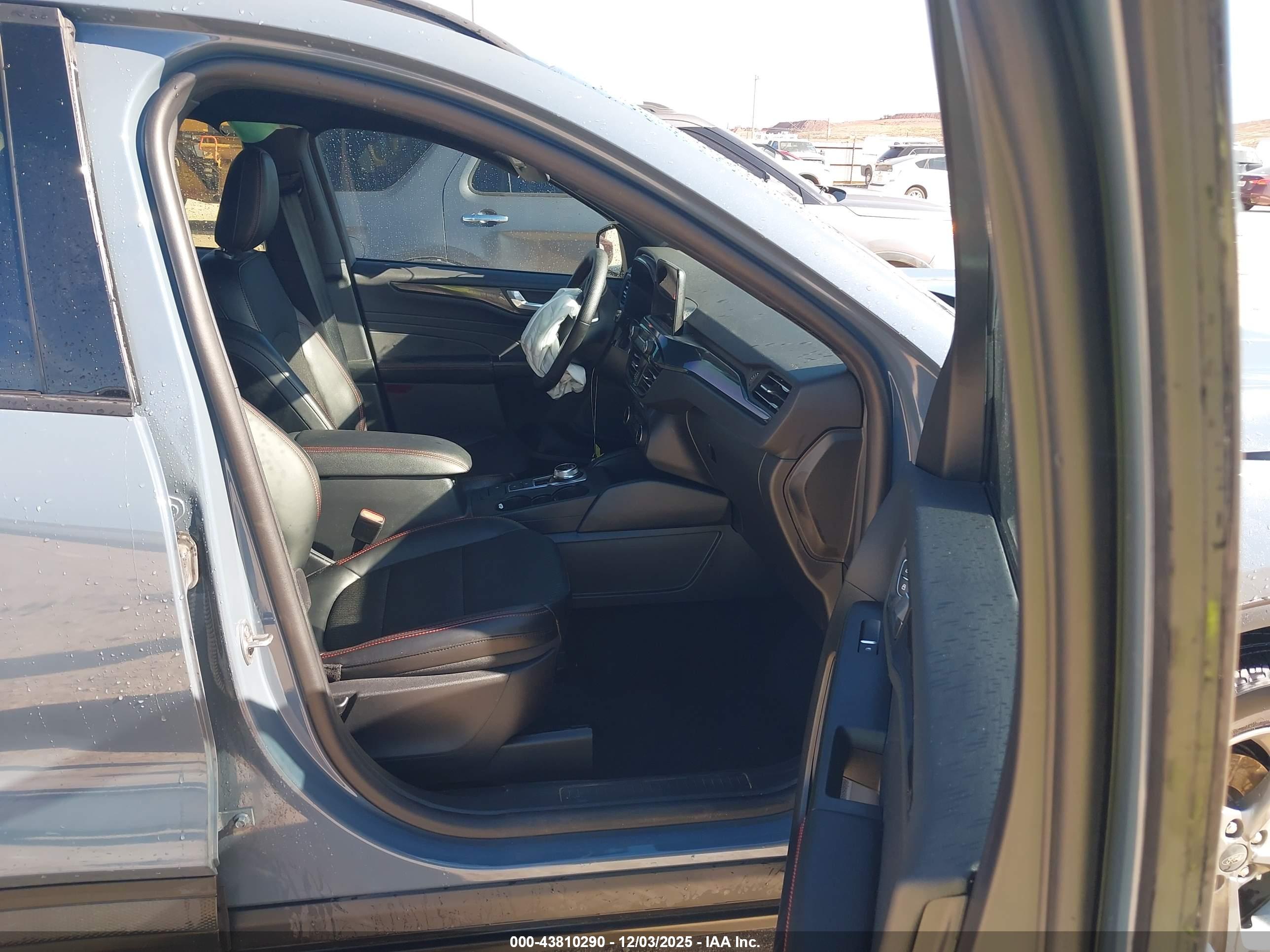 FORD ESCAPE image 5