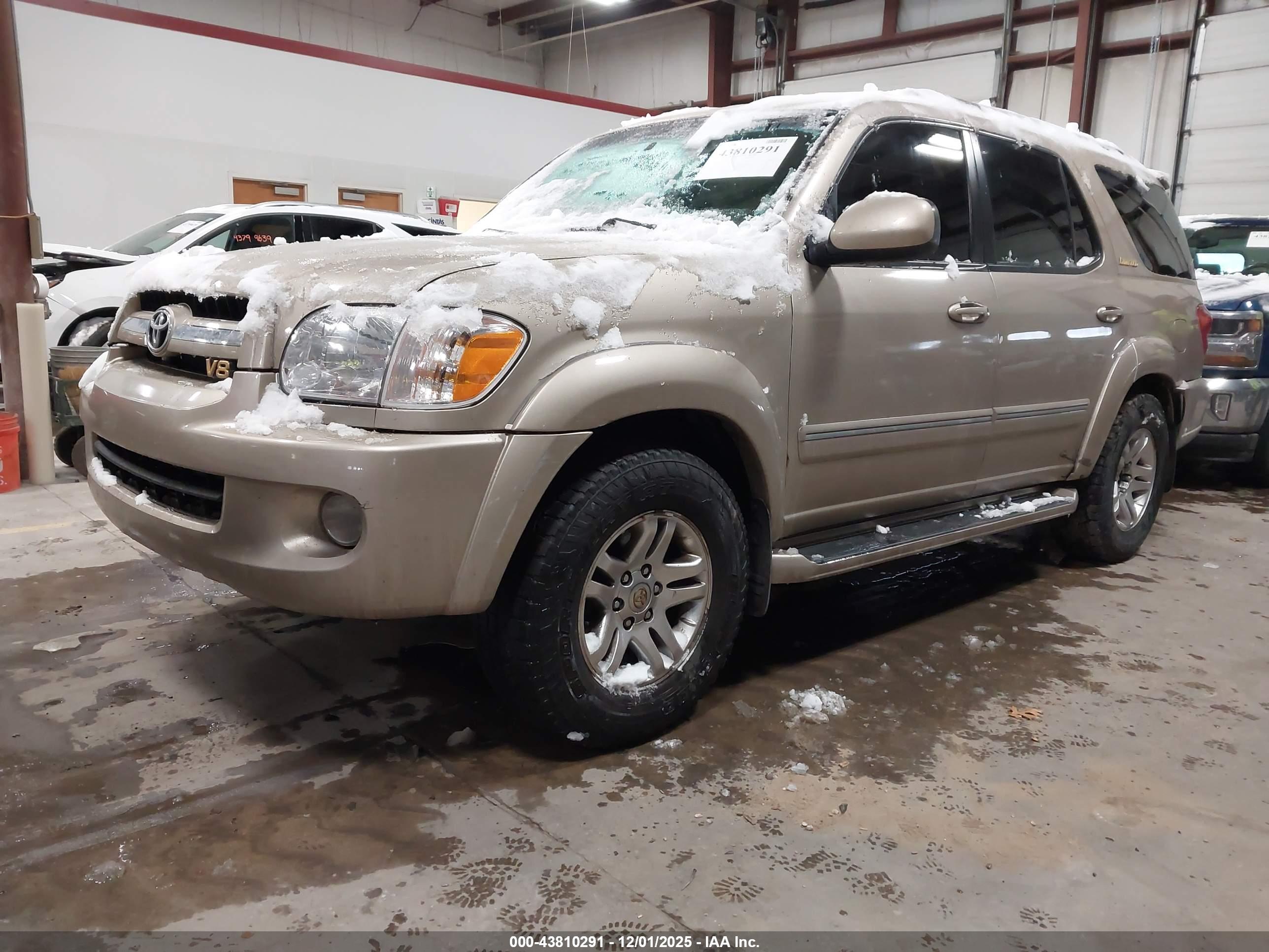 TOYOTA SEQUOIA image 2