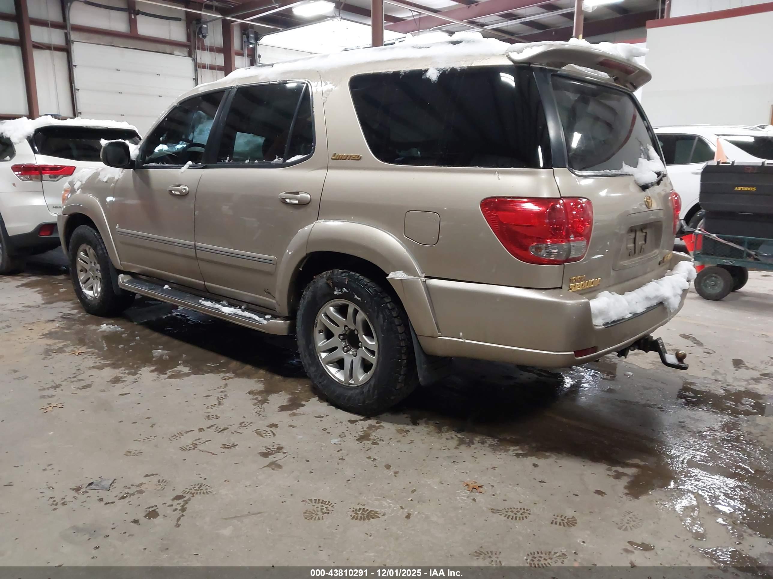 TOYOTA SEQUOIA image 3