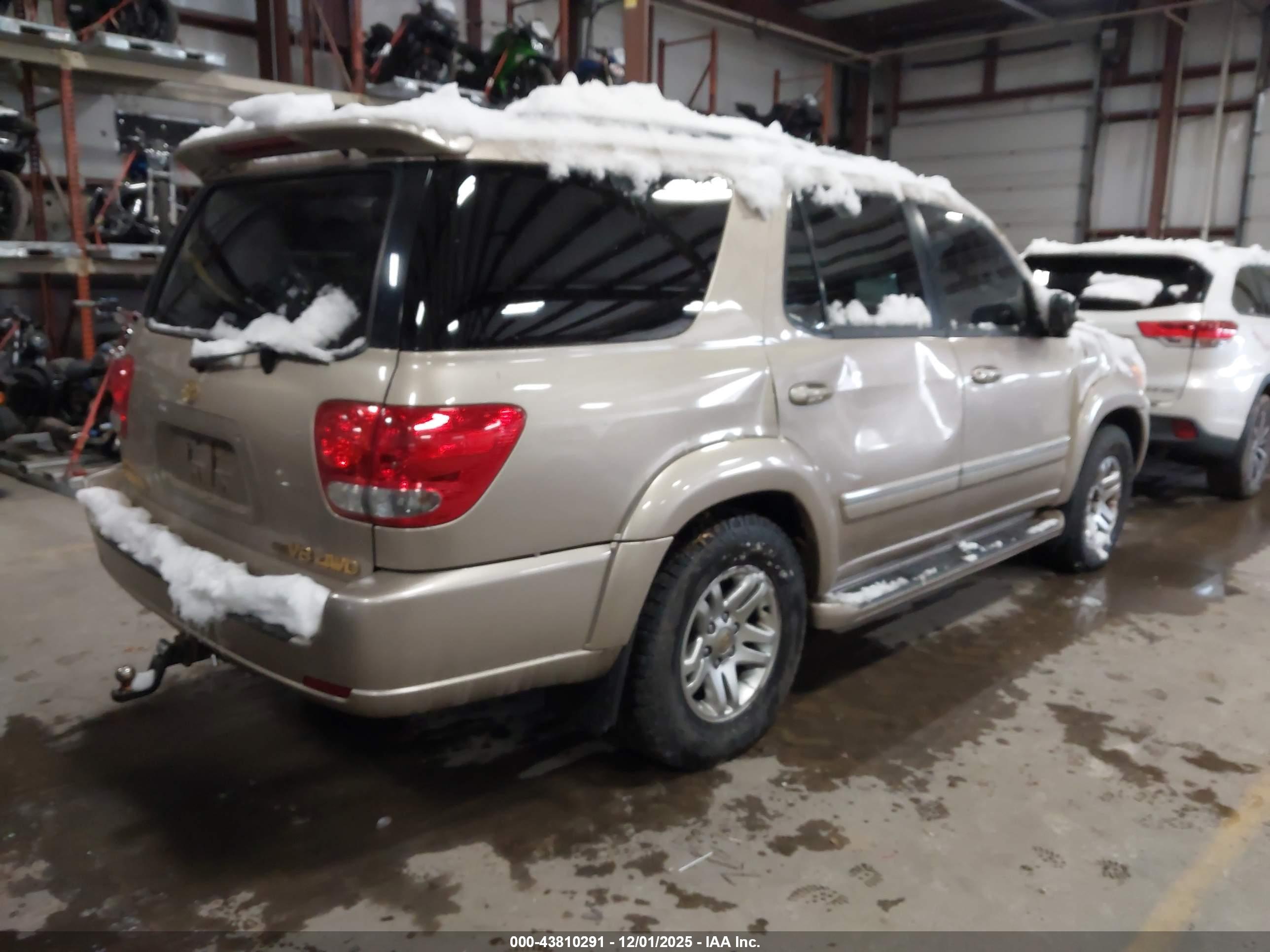 TOYOTA SEQUOIA image 4