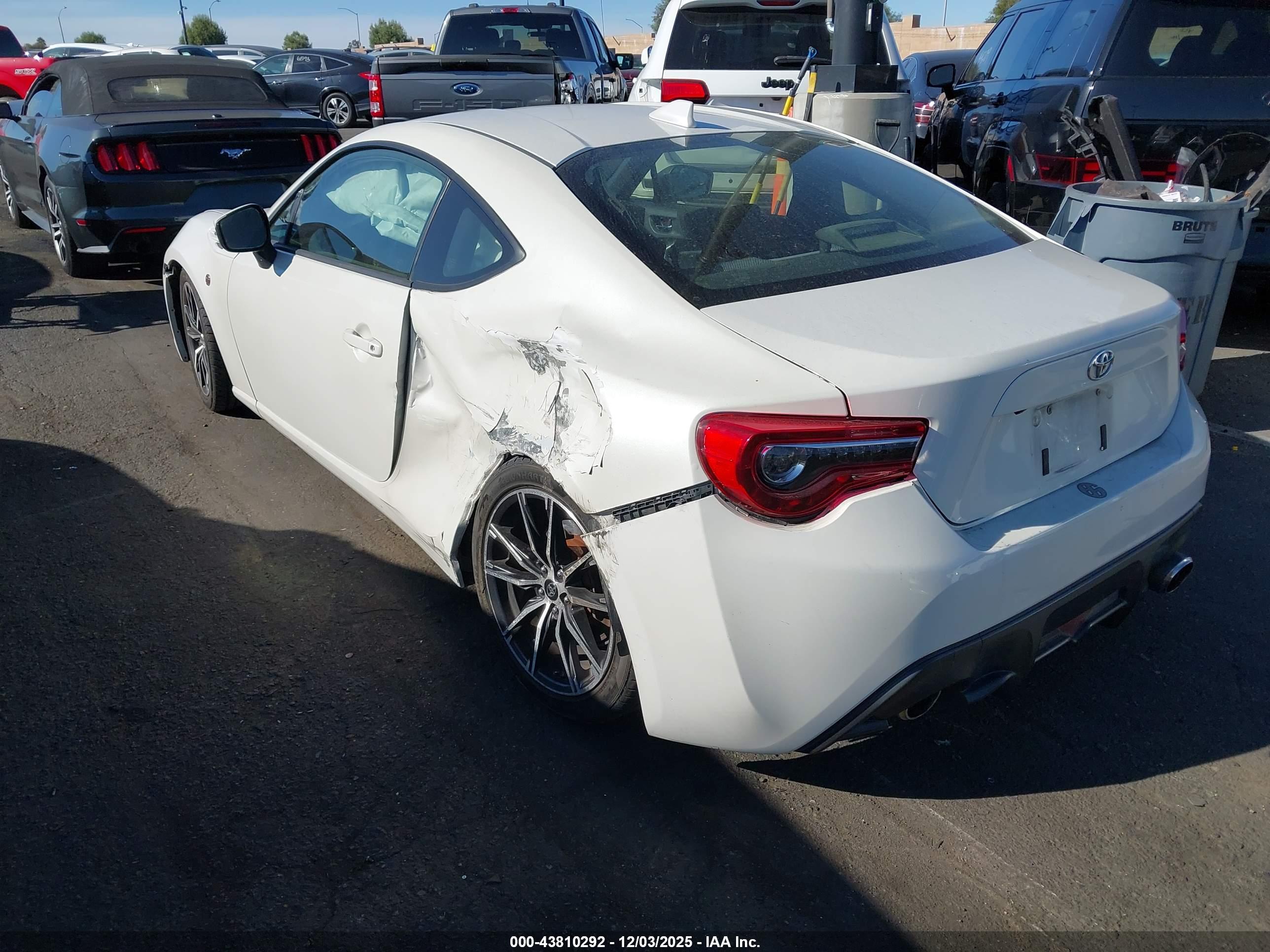 TOYOTA 86 image 3
