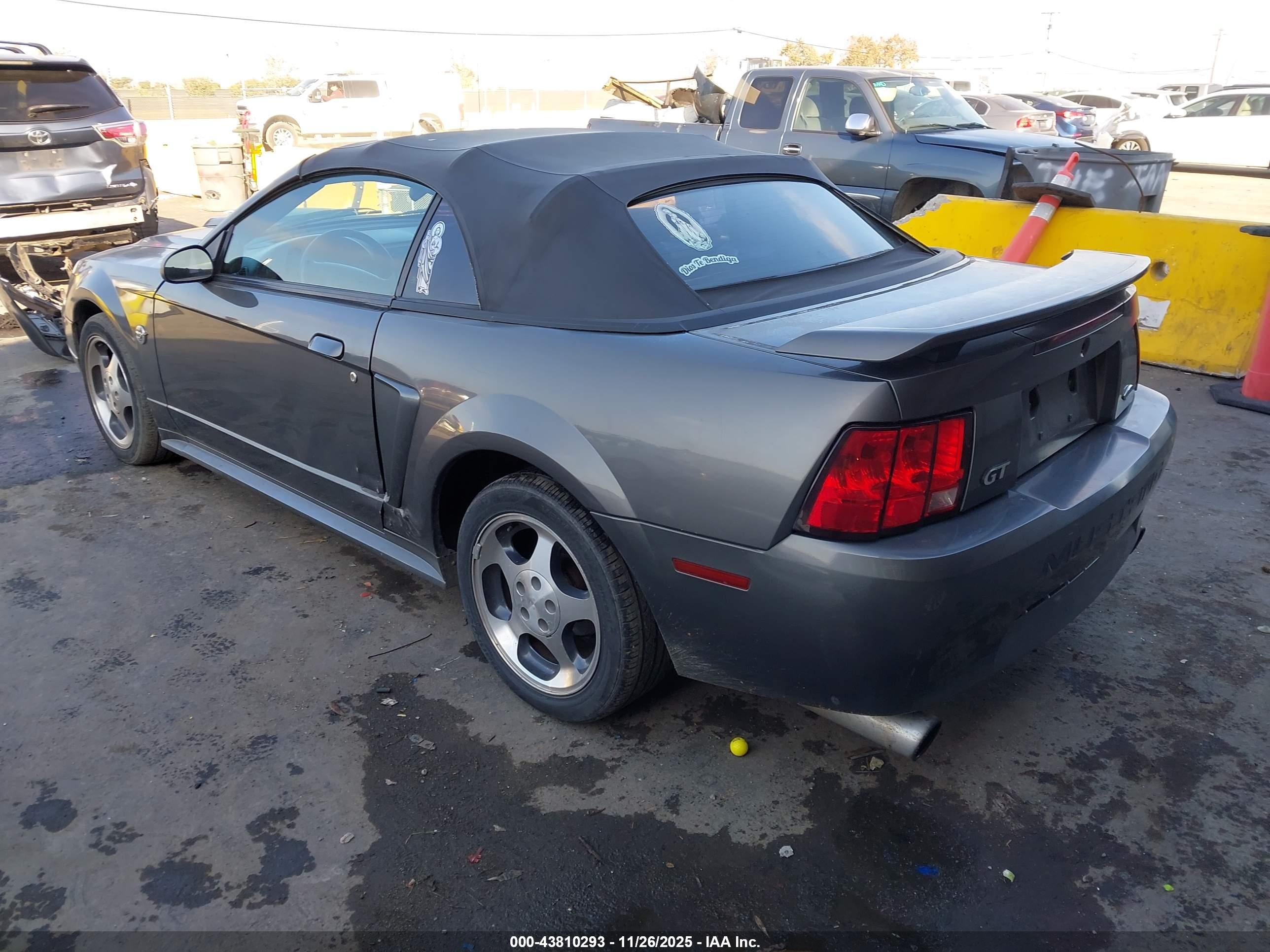 FORD MUSTANG image 3
