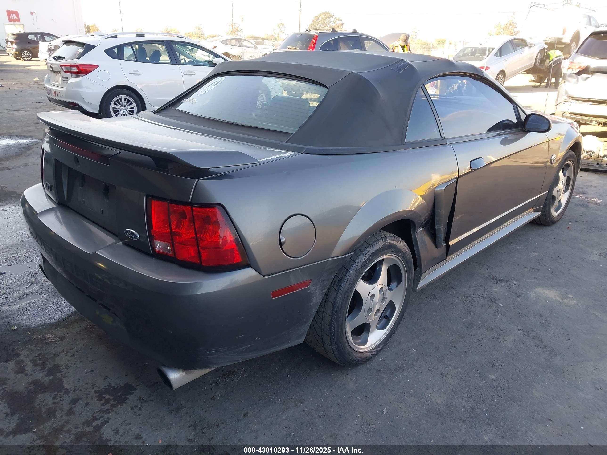 FORD MUSTANG image 4