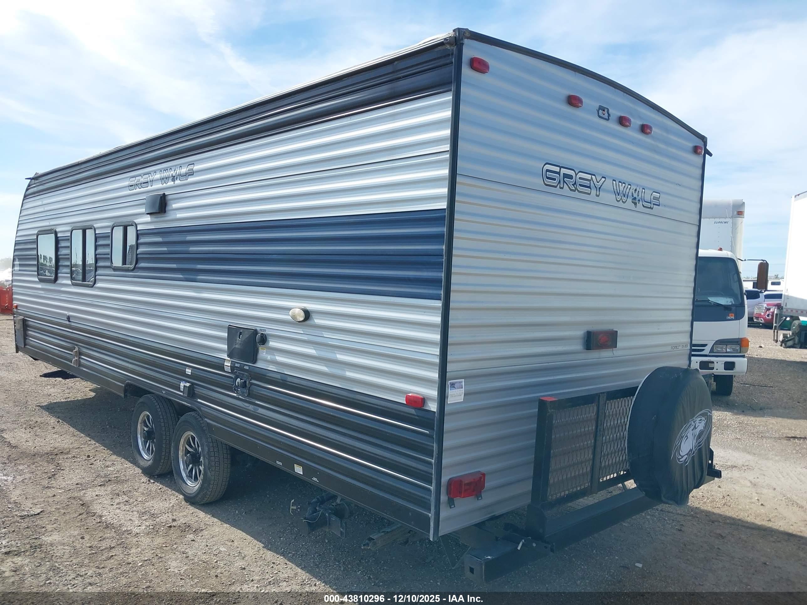 CHEROKEE GREY image 3