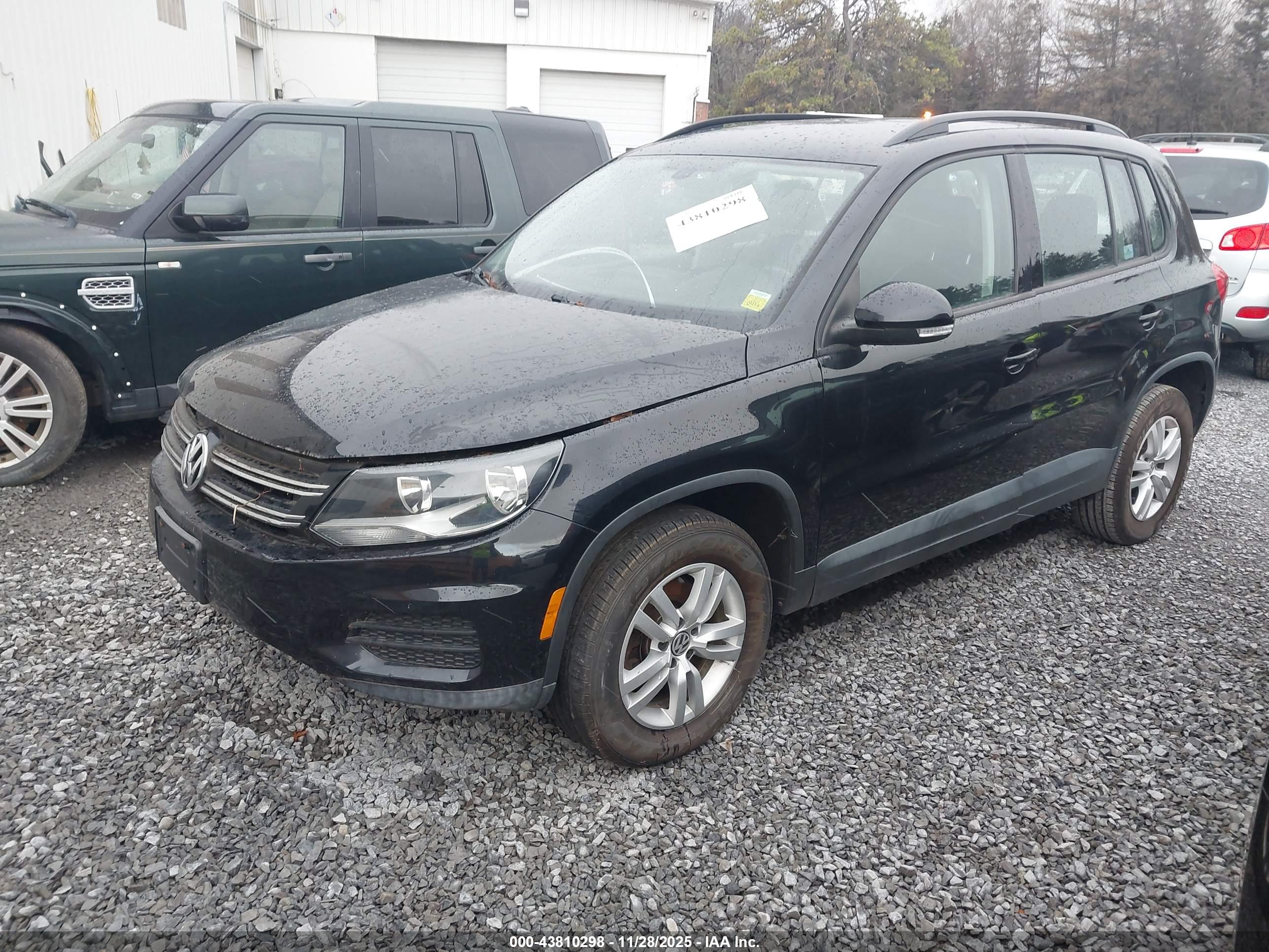 VOLKSWAGEN TIGUAN image 2