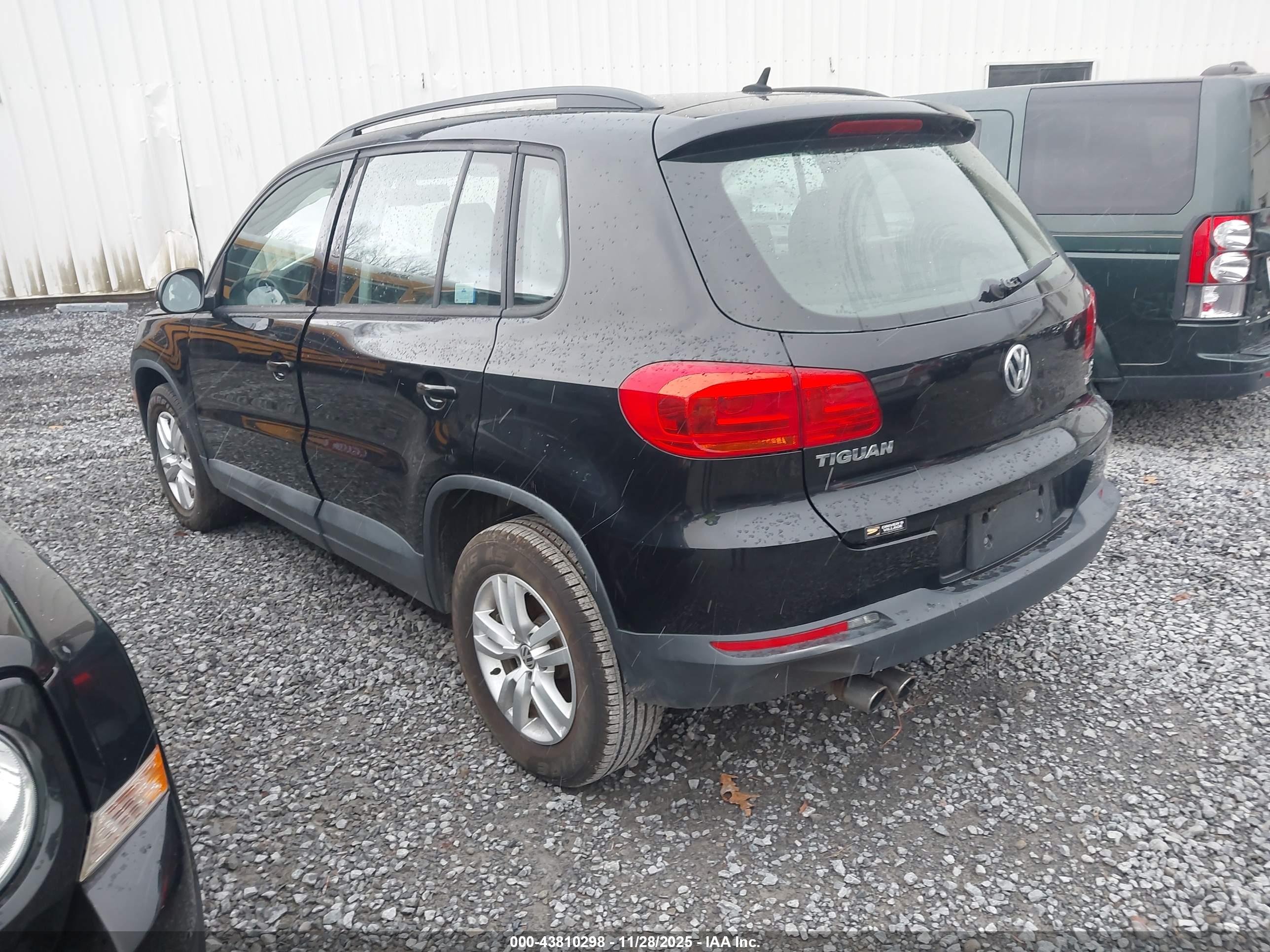 VOLKSWAGEN TIGUAN image 3