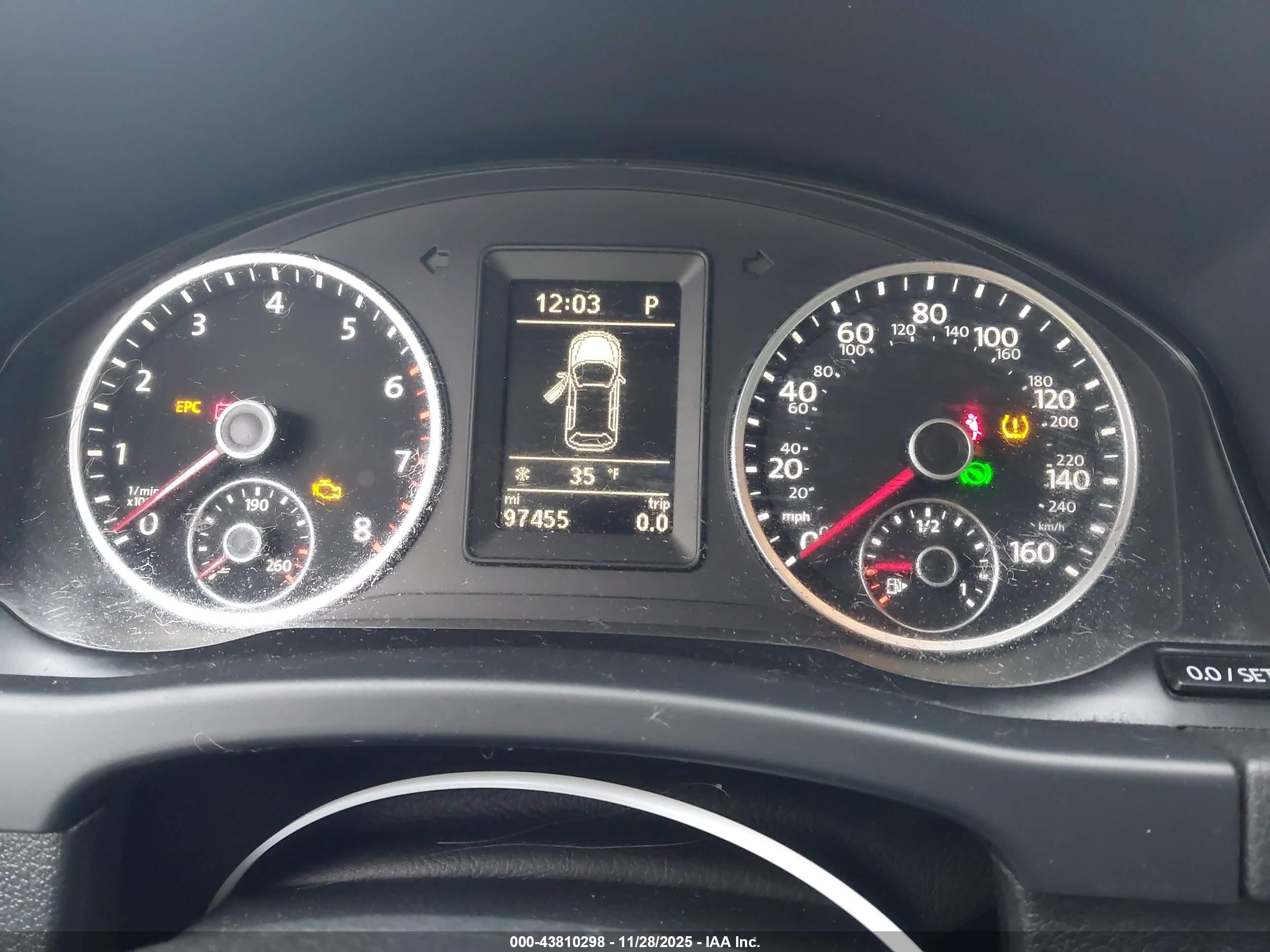 VOLKSWAGEN TIGUAN image 7