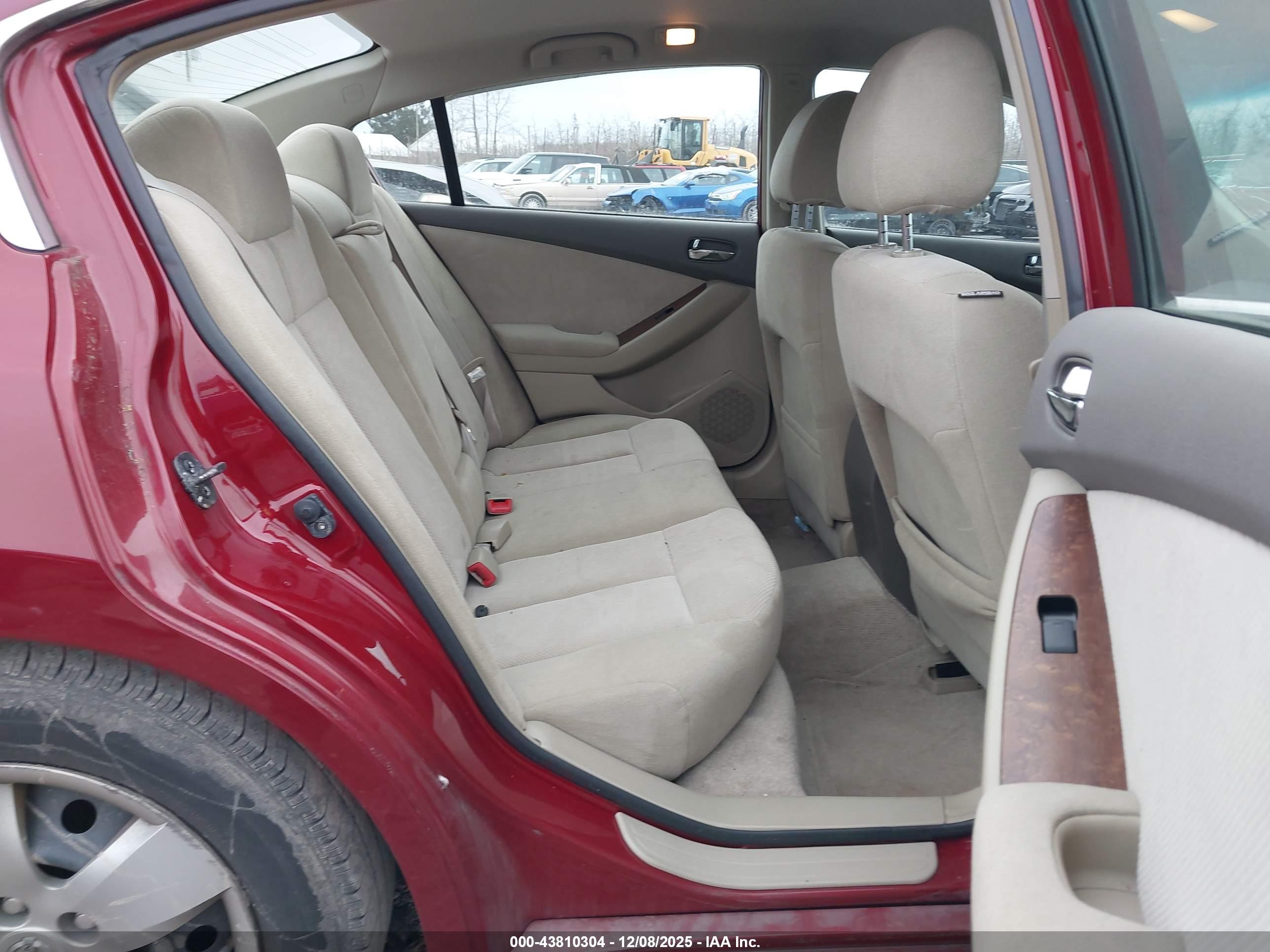 NISSAN ALTIMA image 8