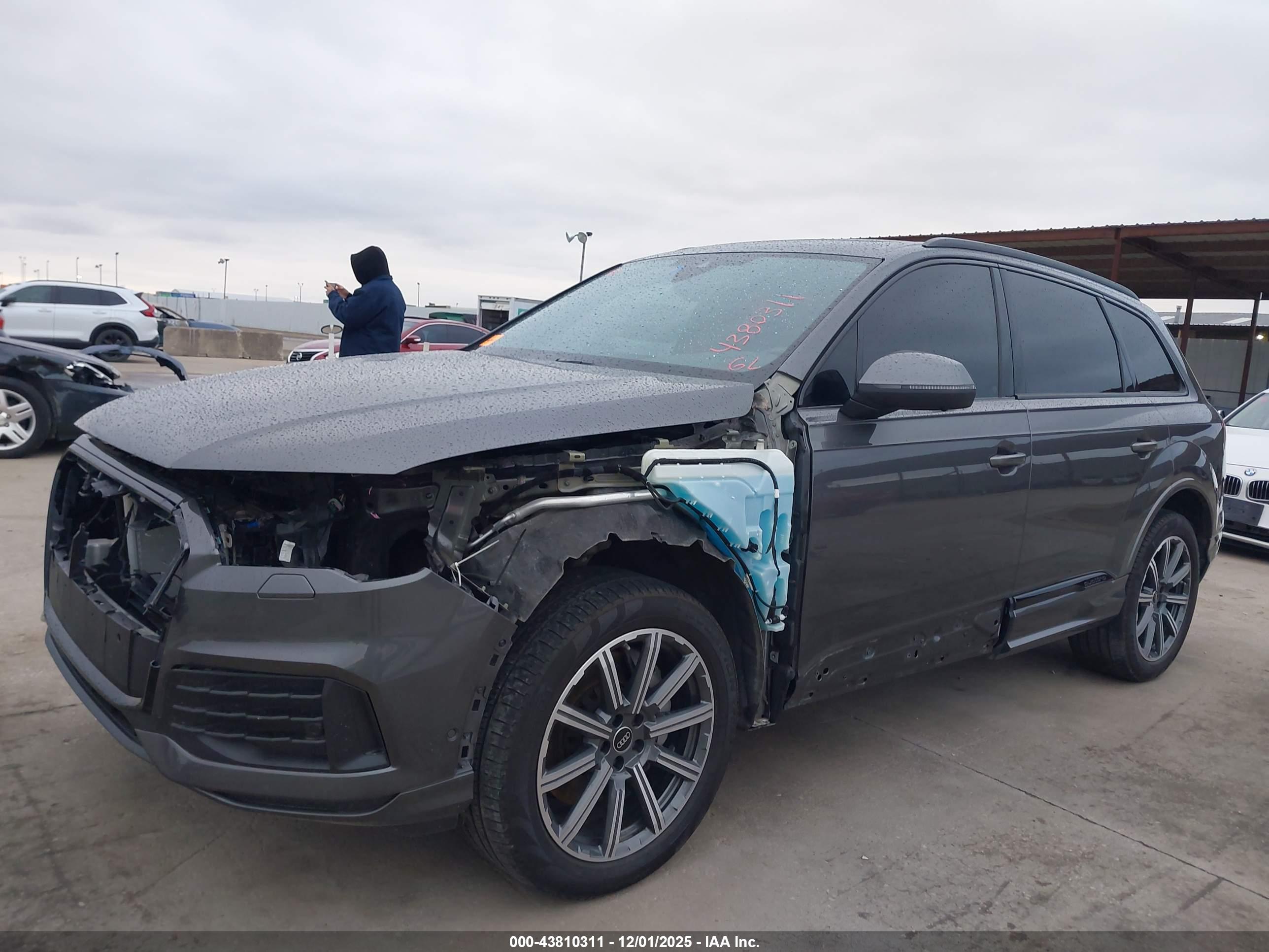 AUDI Q7 image 6