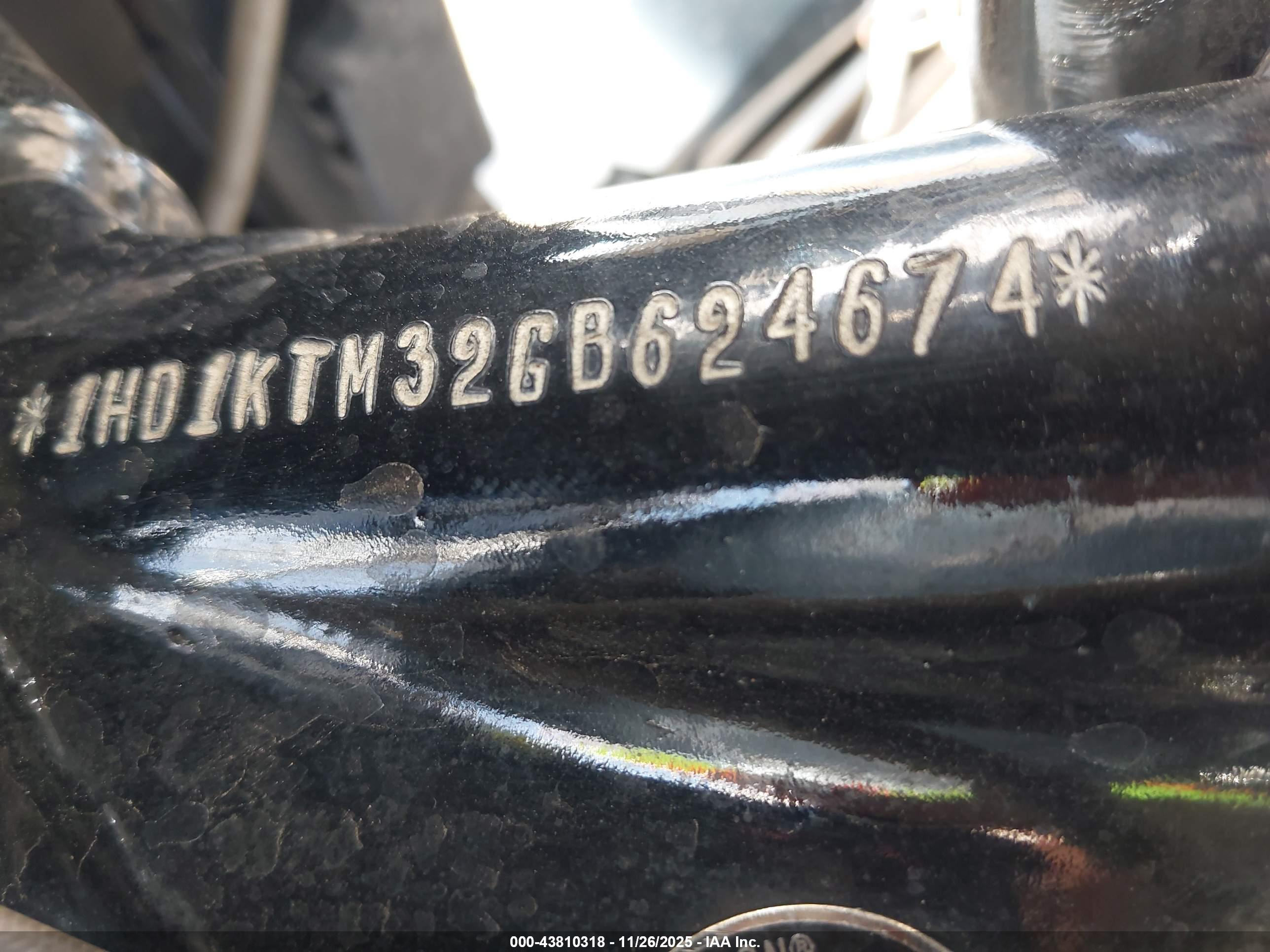 HARLEY-DAVIDSON FLTRXS image 10