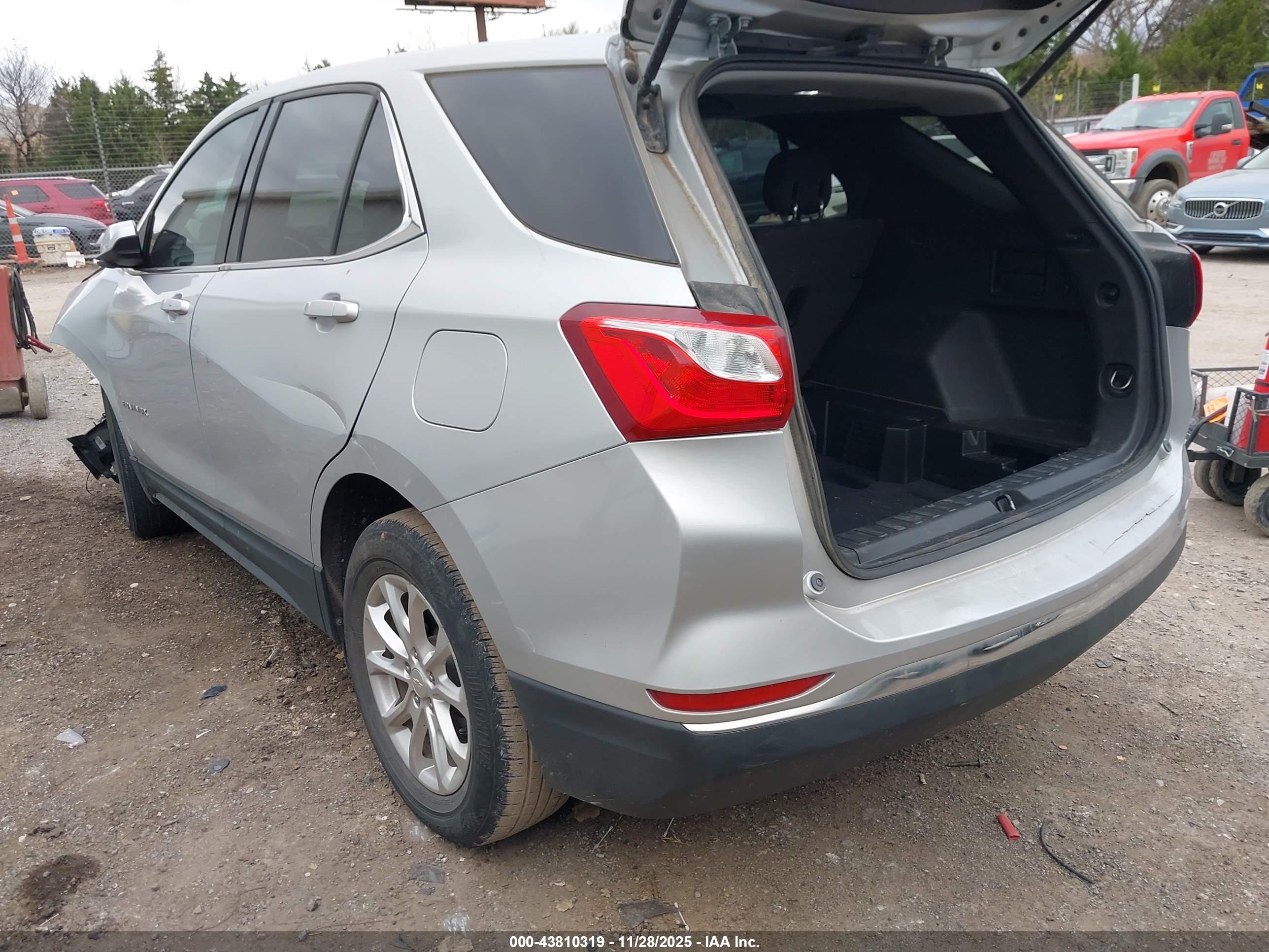 CHEVROLET EQUINOX image 3