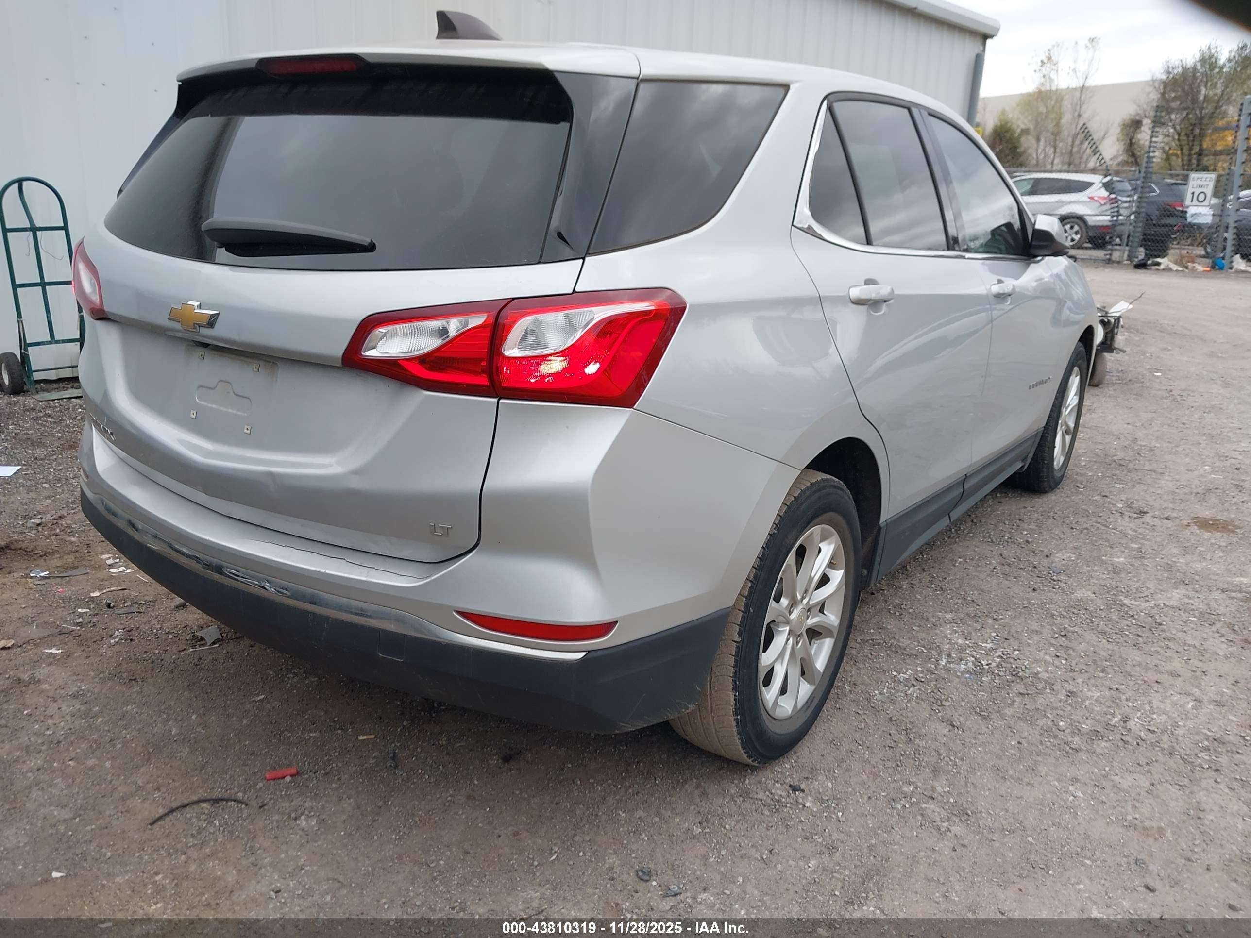 CHEVROLET EQUINOX image 4