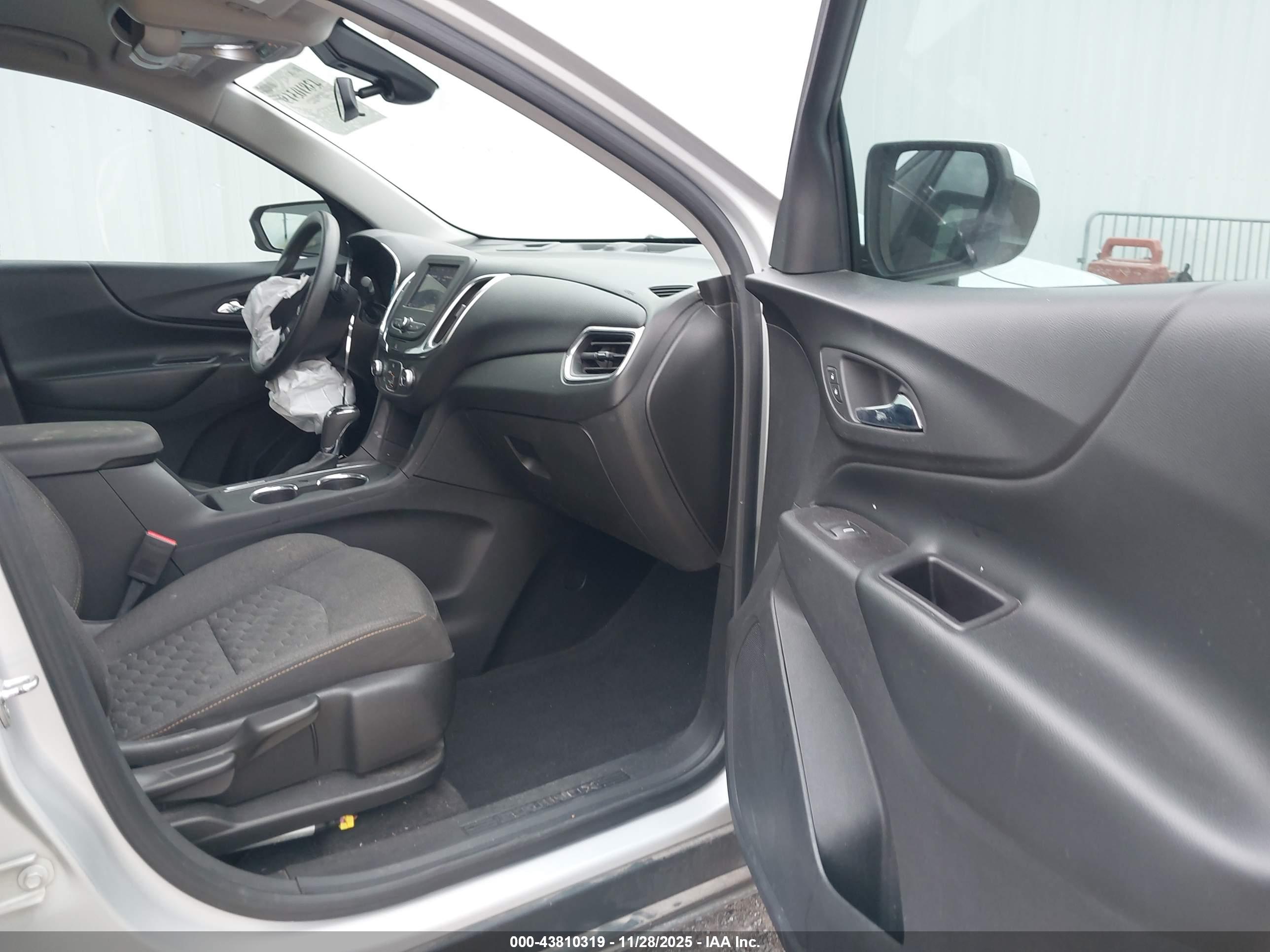 CHEVROLET EQUINOX image 5