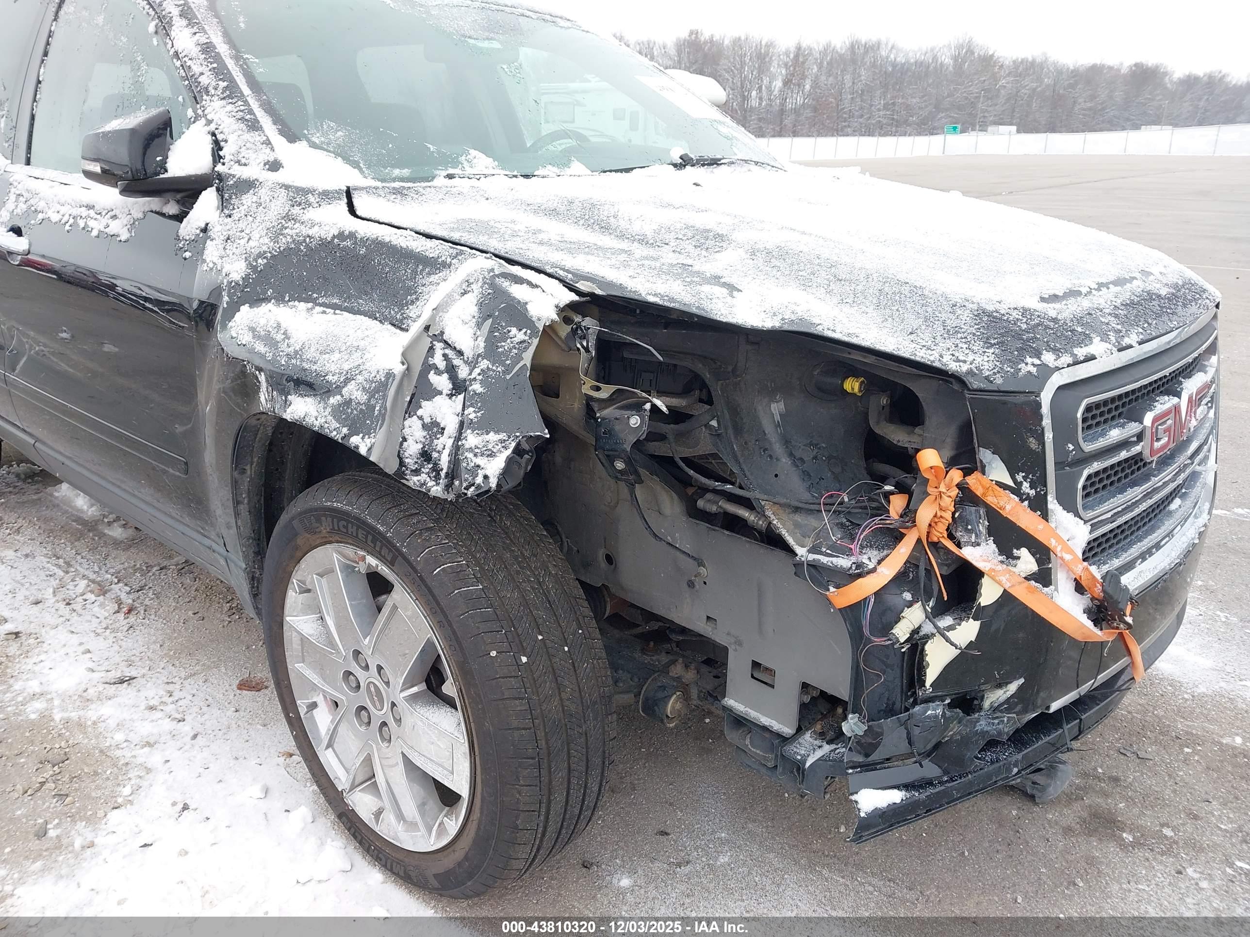 GMC ACADIA image 6