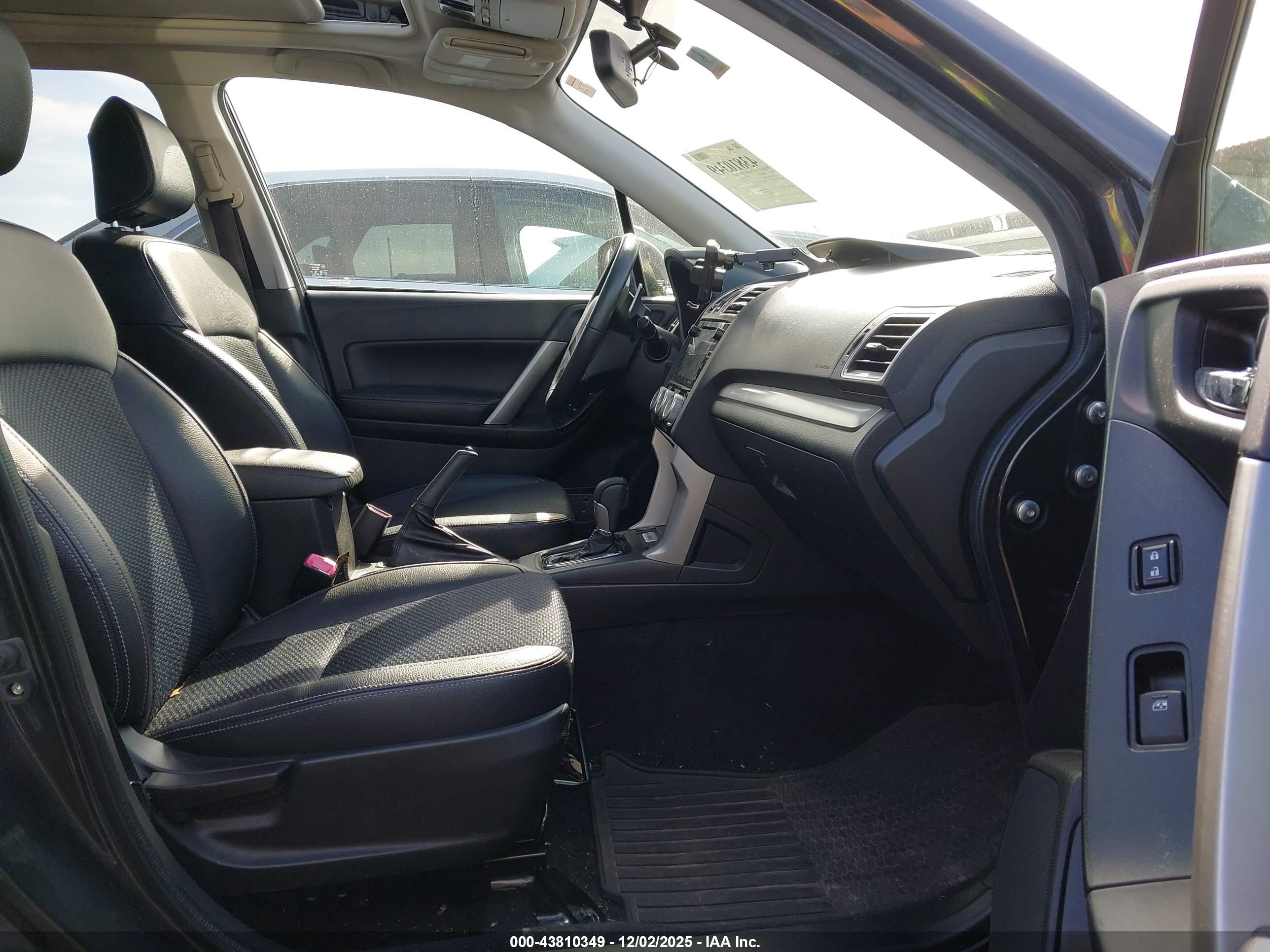 SUBARU FORESTER image 5