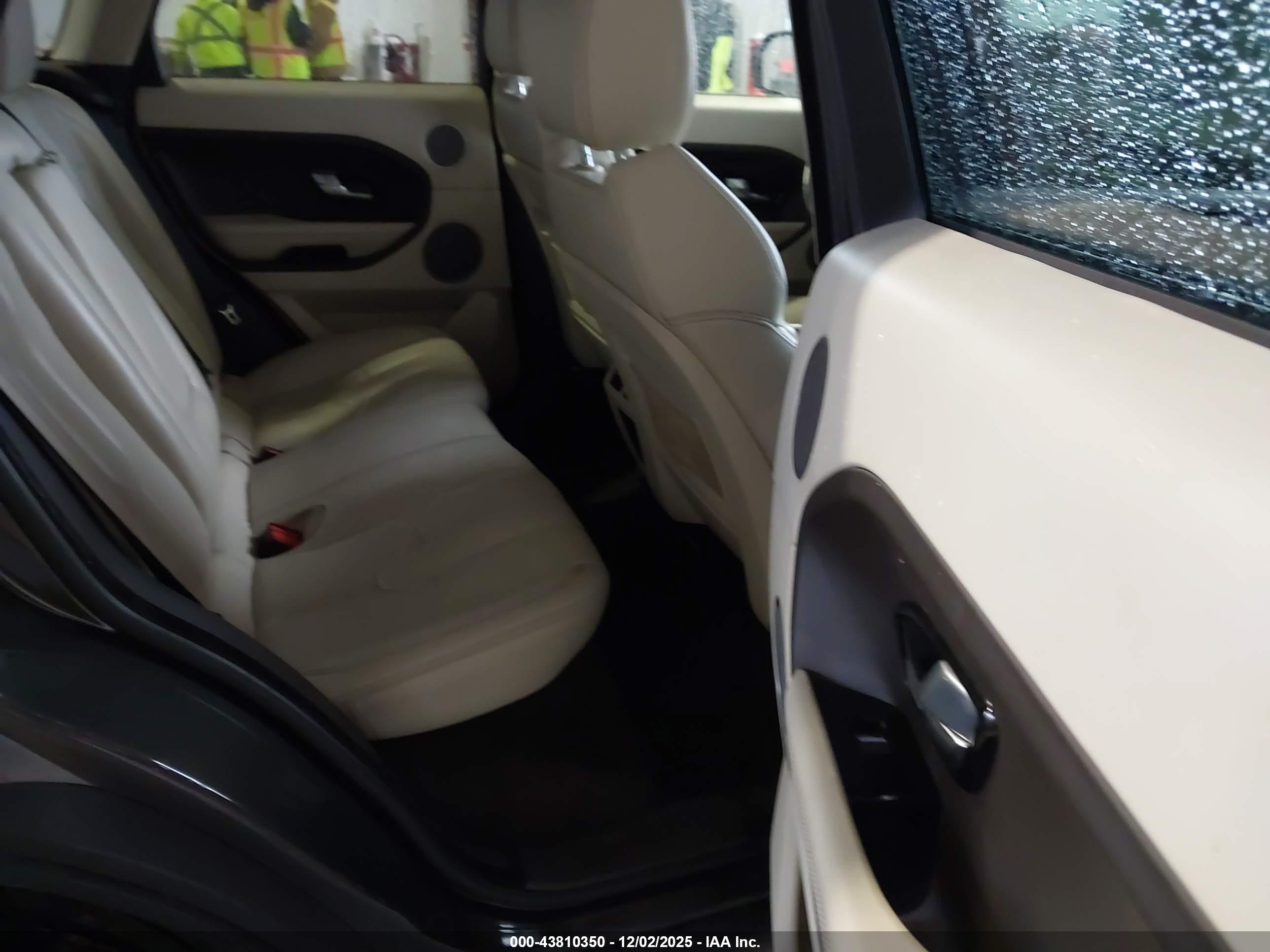 LAND ROVER image 8