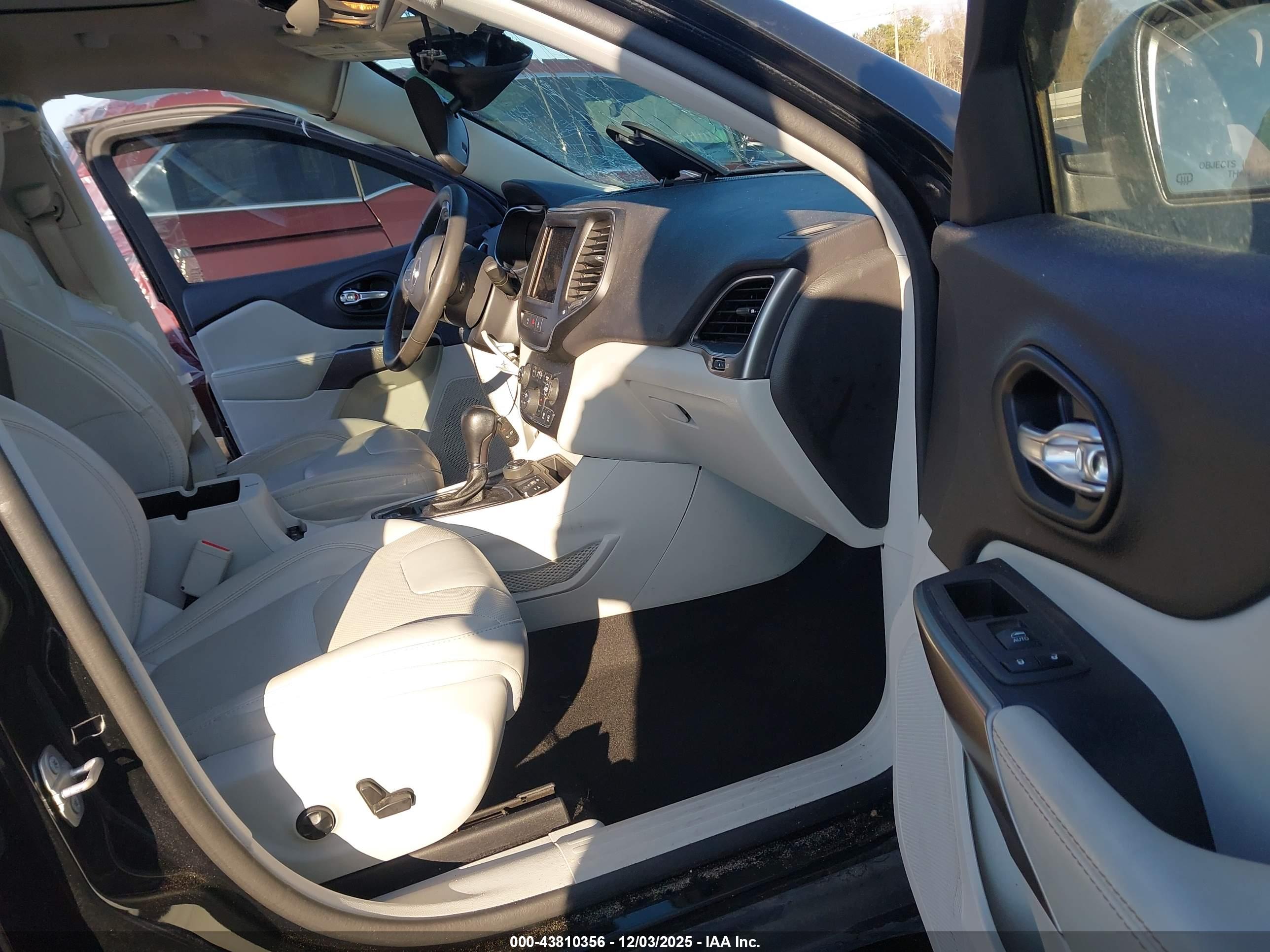 JEEP CHEROKEE image 5