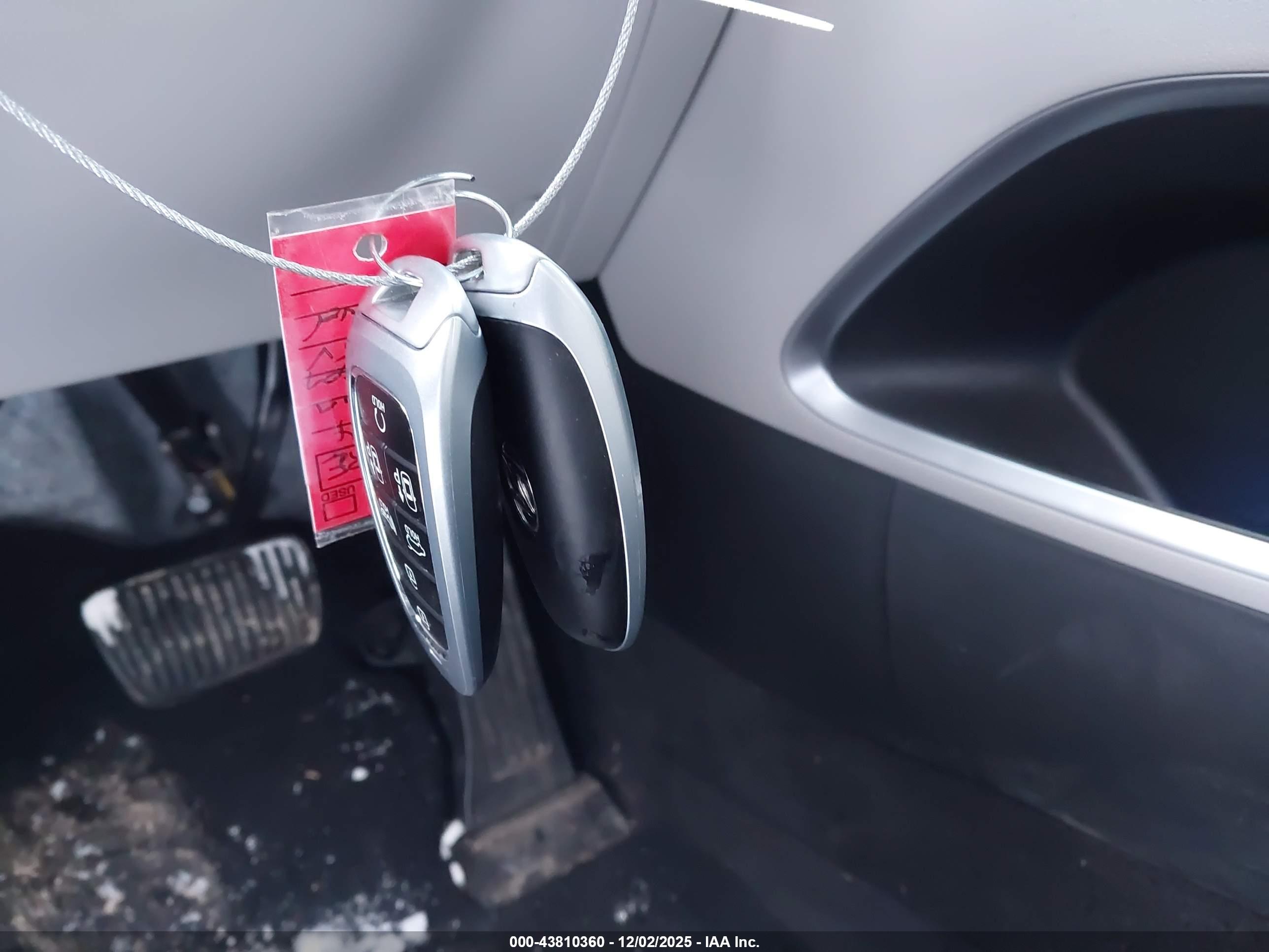 HYUNDAI TUCSON image 11