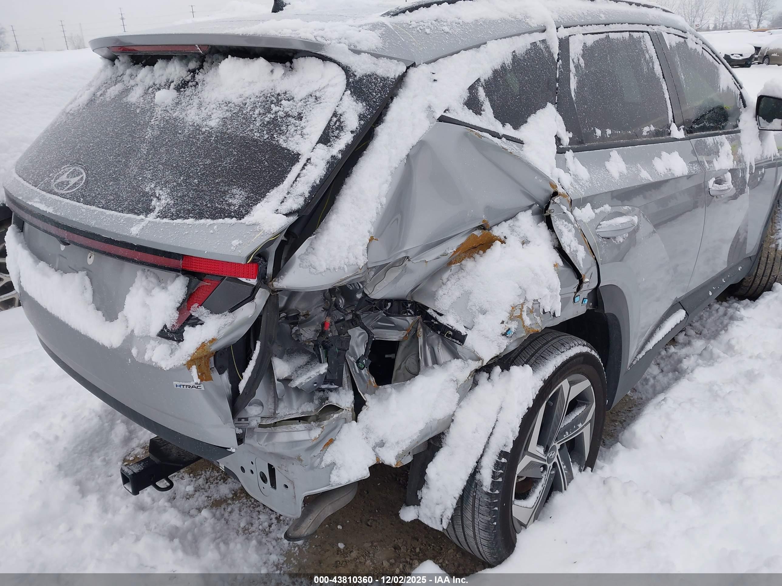 HYUNDAI TUCSON image 6