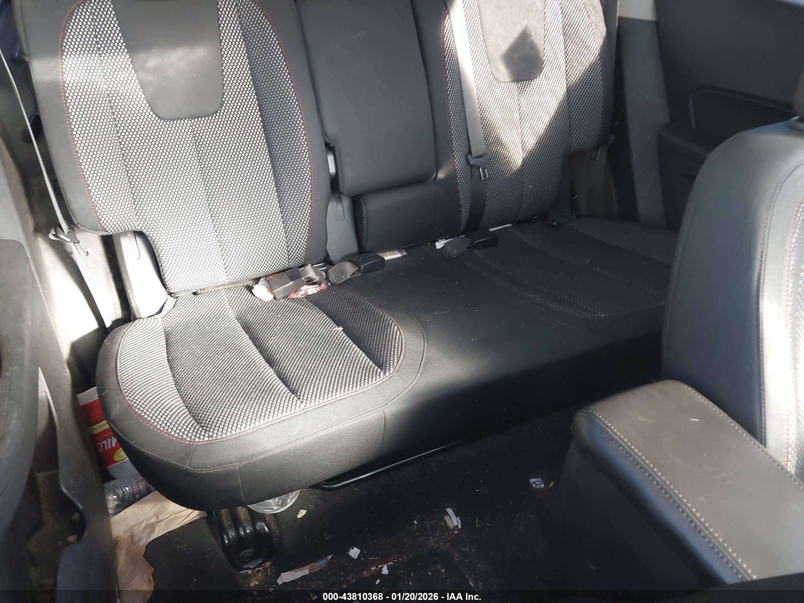 CHEVROLET EQUINOX image 8