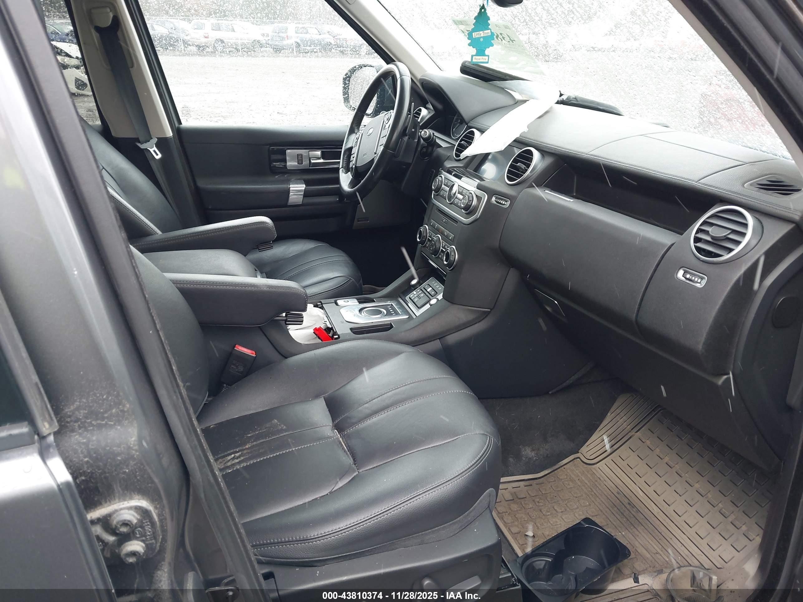 LAND ROVER image 5