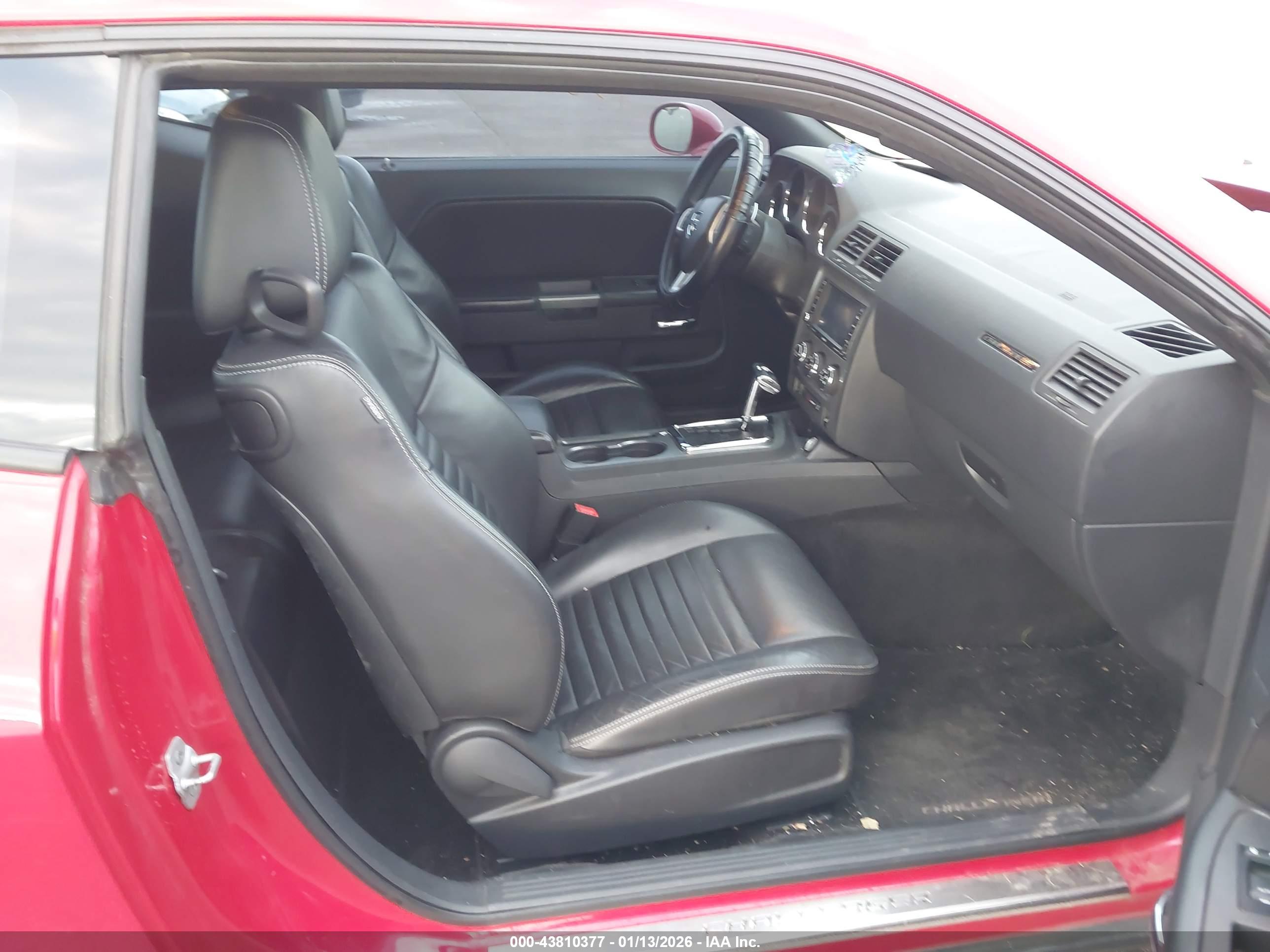 DODGE CHALLENGER image 5