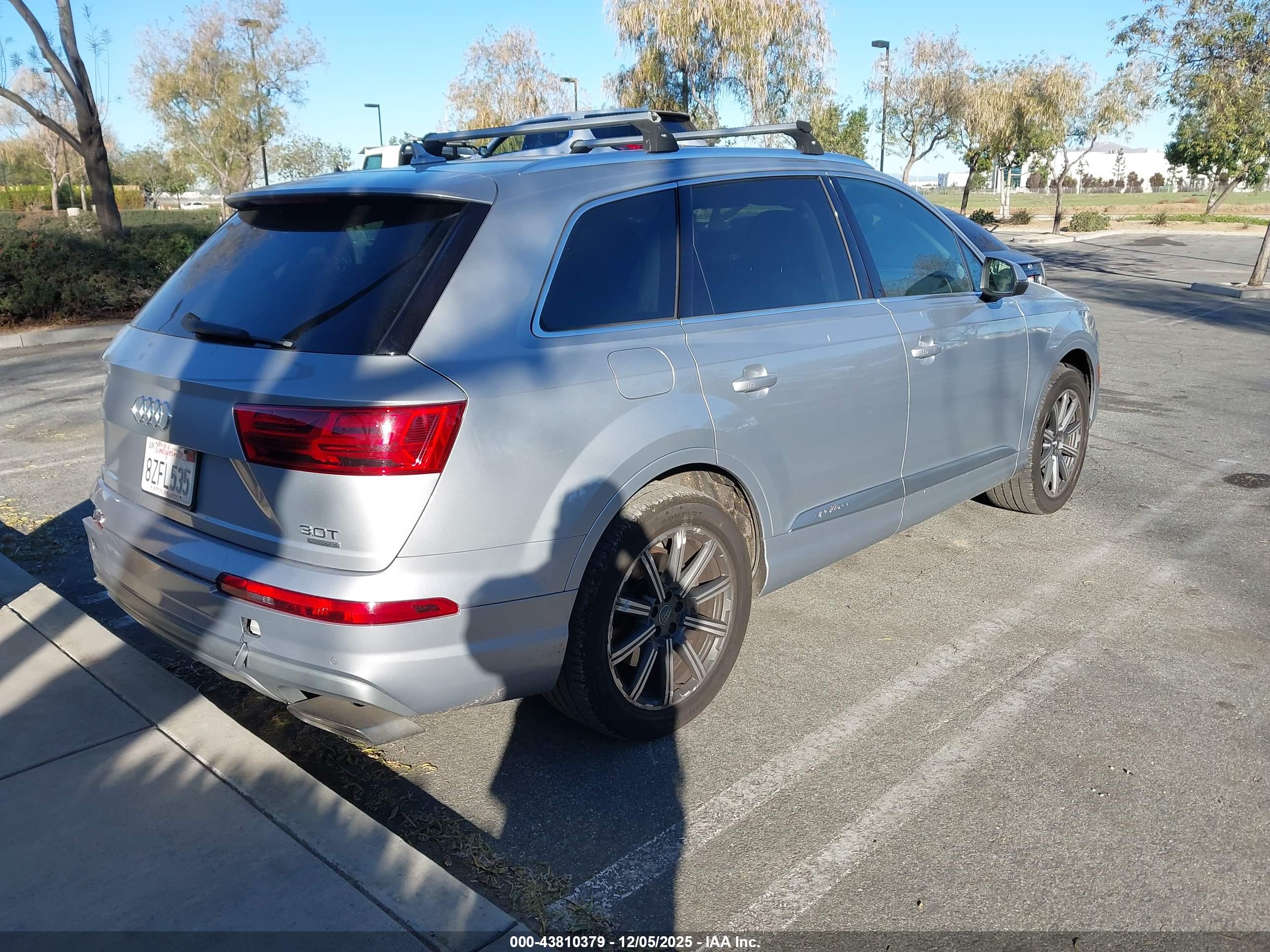AUDI Q7 image 4