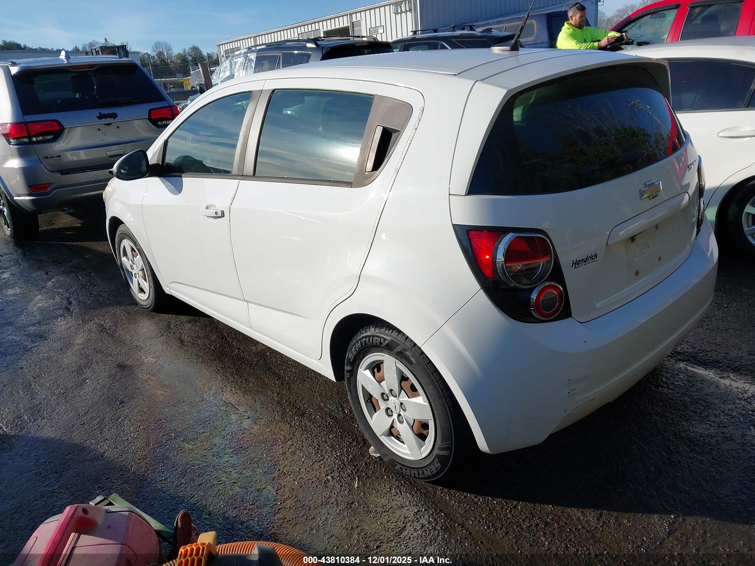 CHEVROLET SONIC image 3