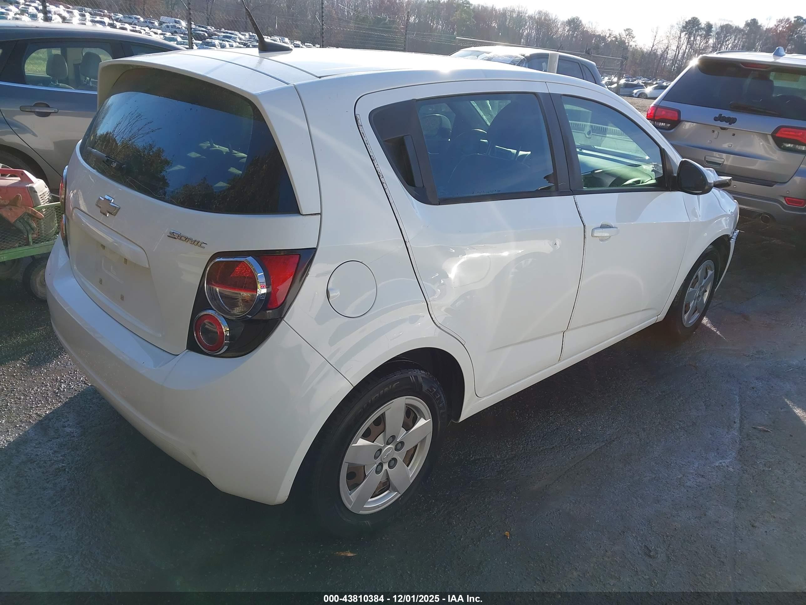 CHEVROLET SONIC image 4
