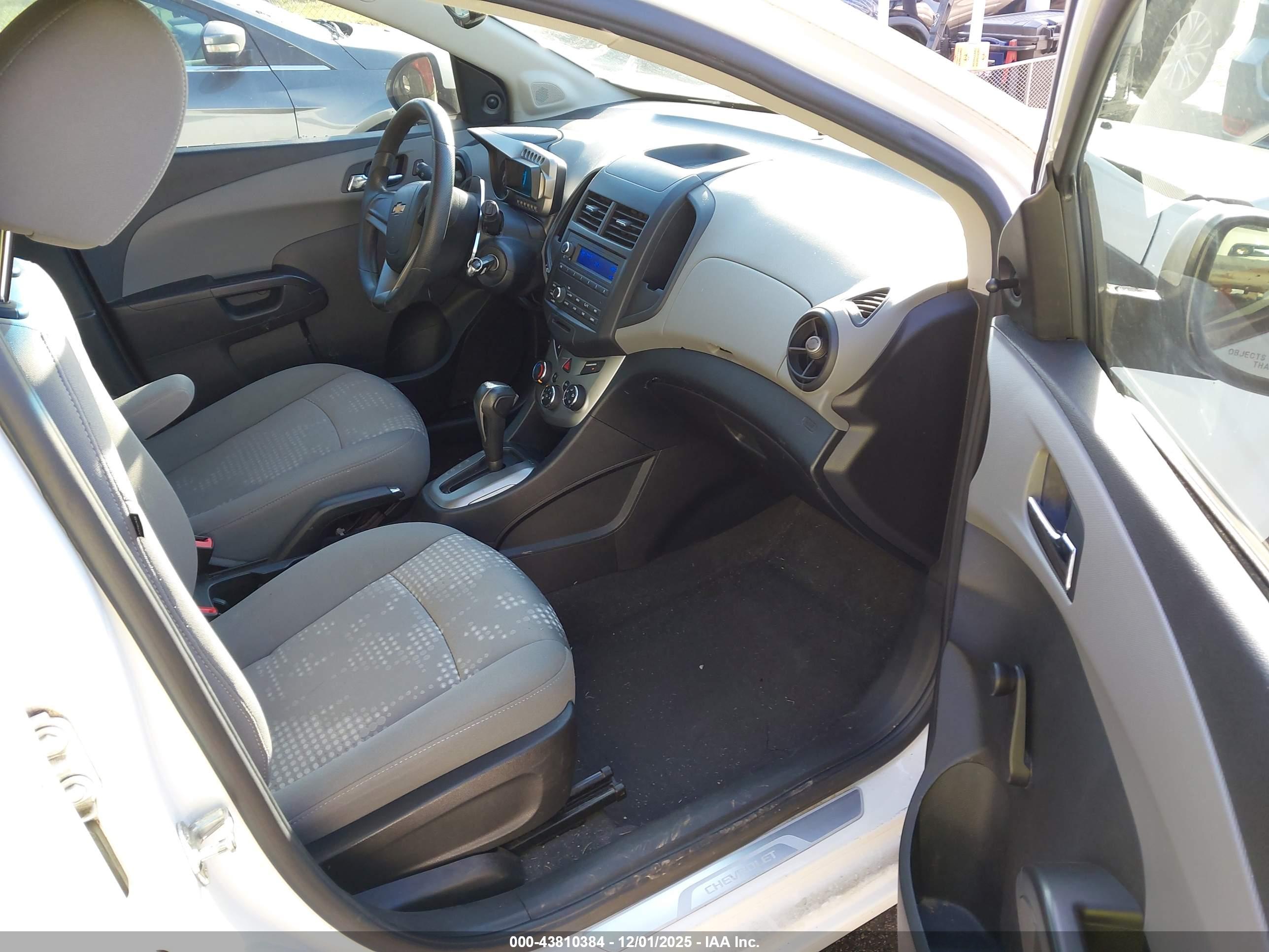 CHEVROLET SONIC image 5