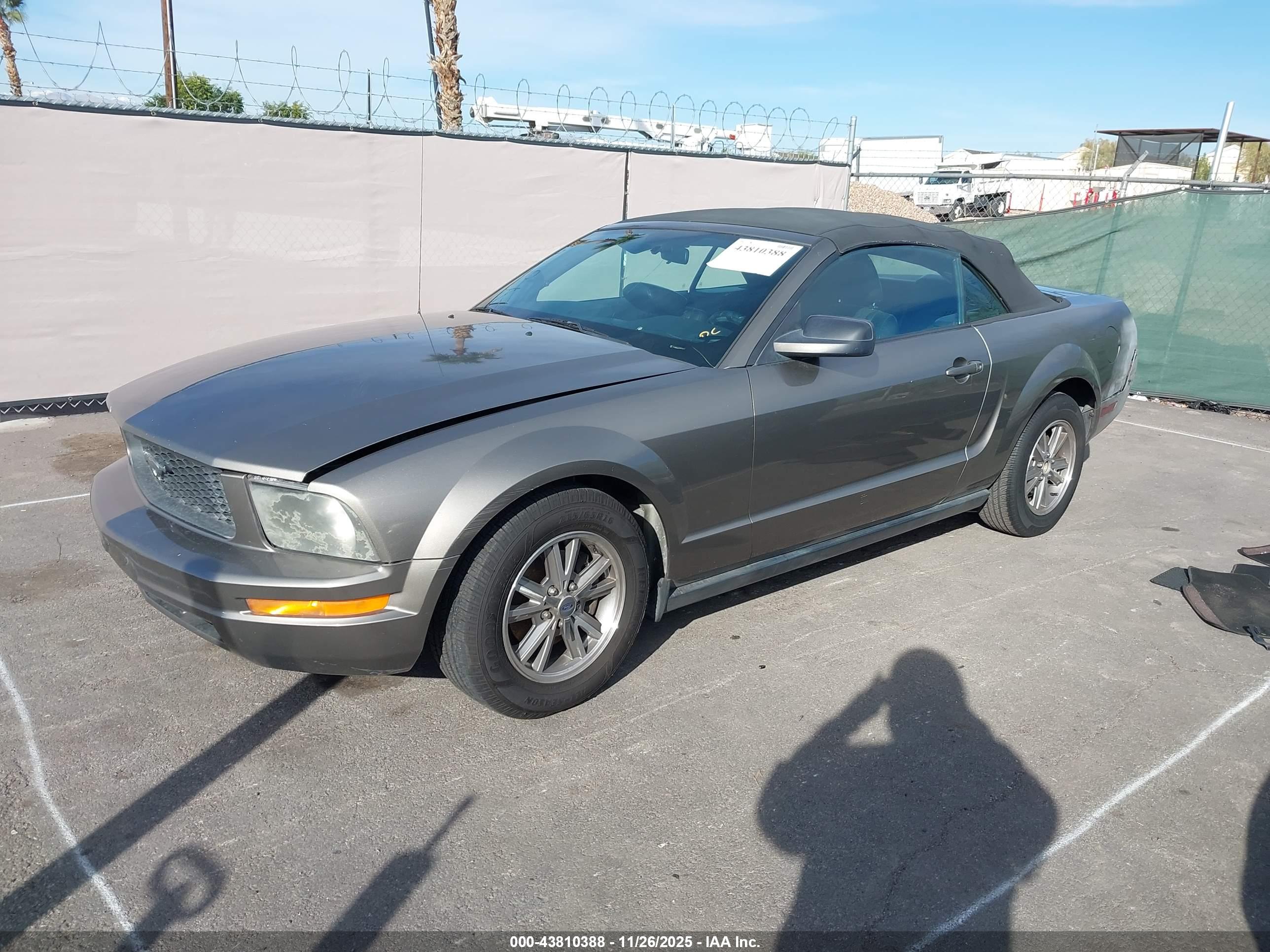 FORD MUSTANG image 2