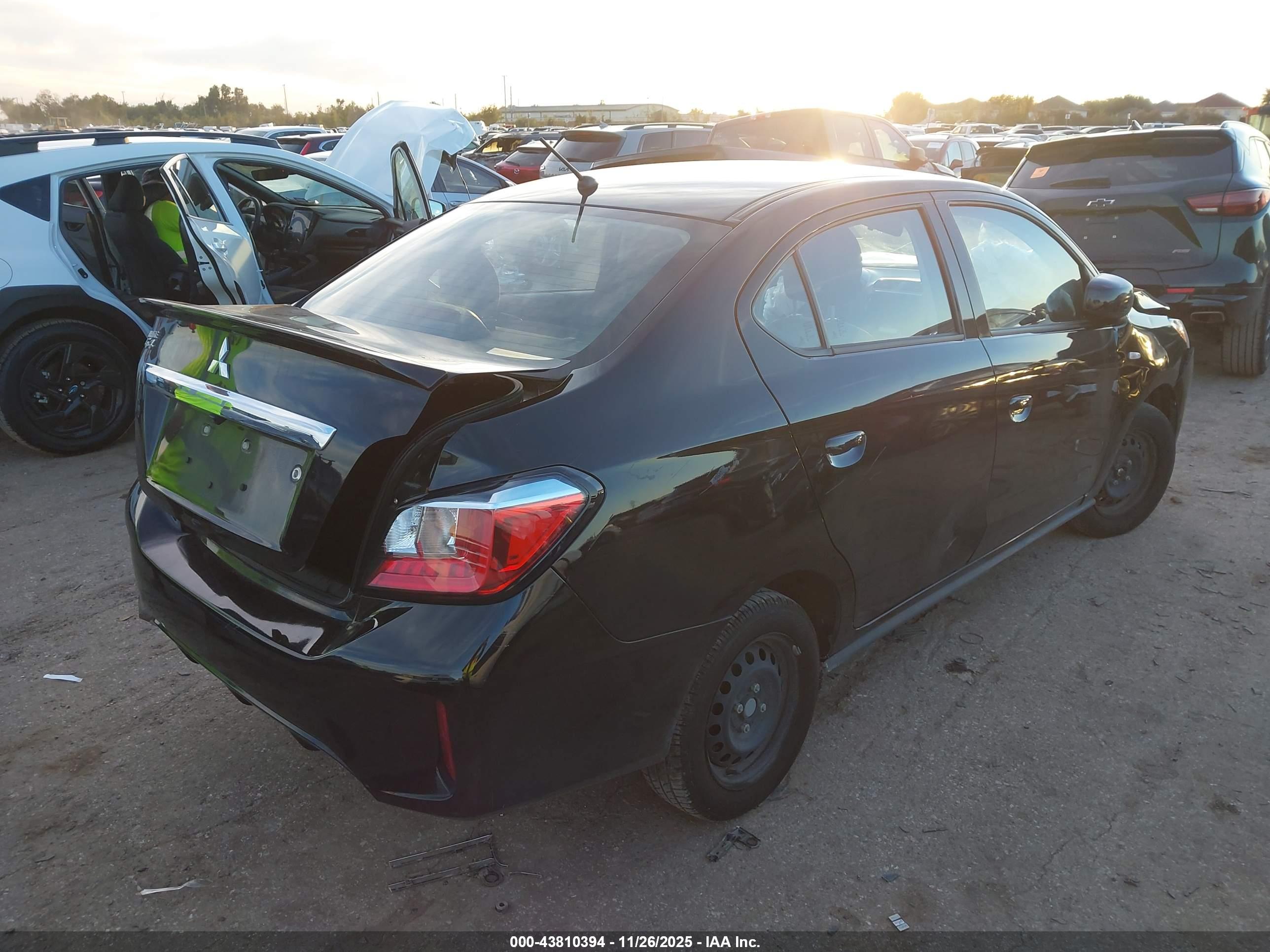 MITSUBISHI MIRAGE image 4