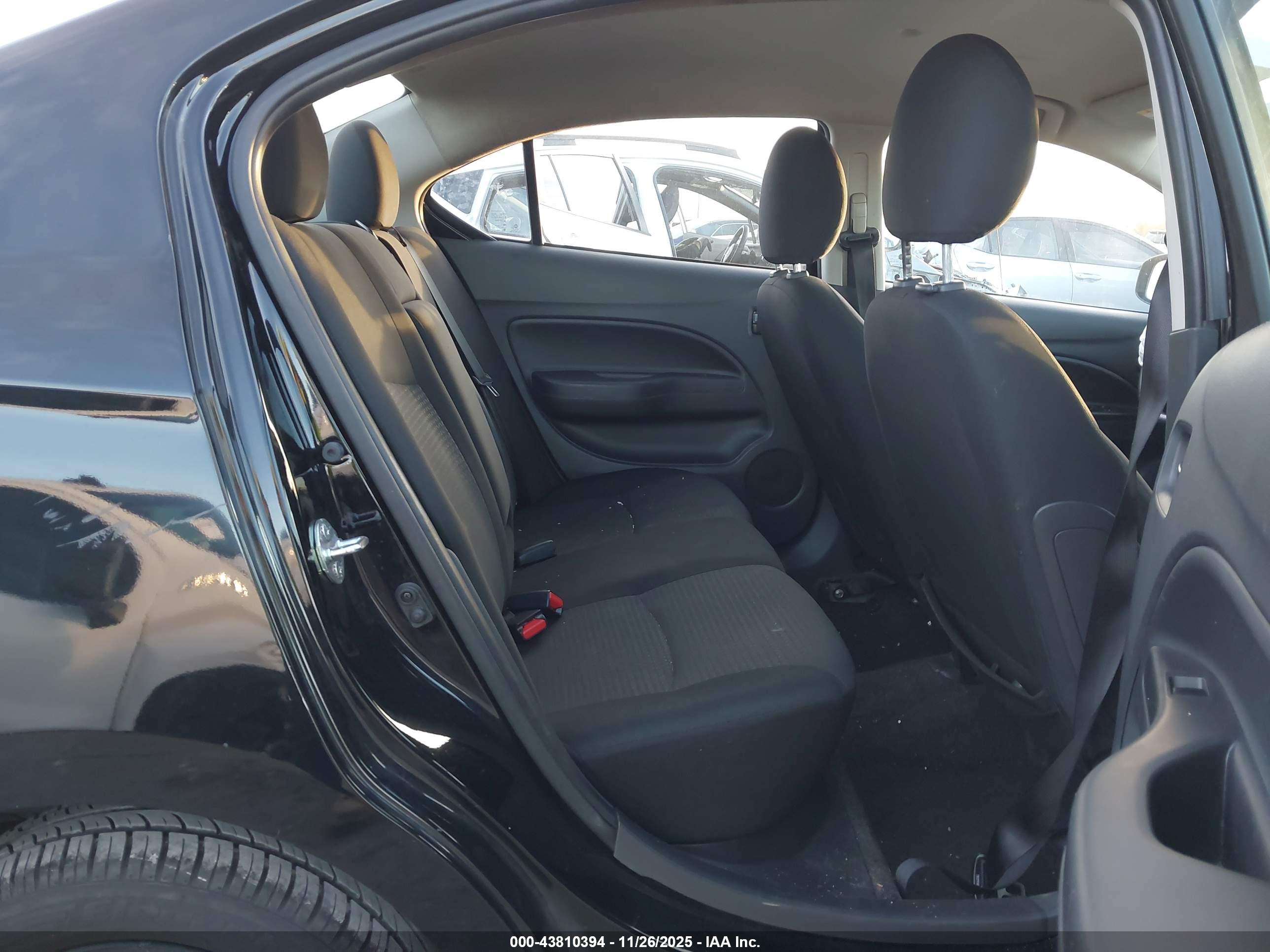 MITSUBISHI MIRAGE image 8