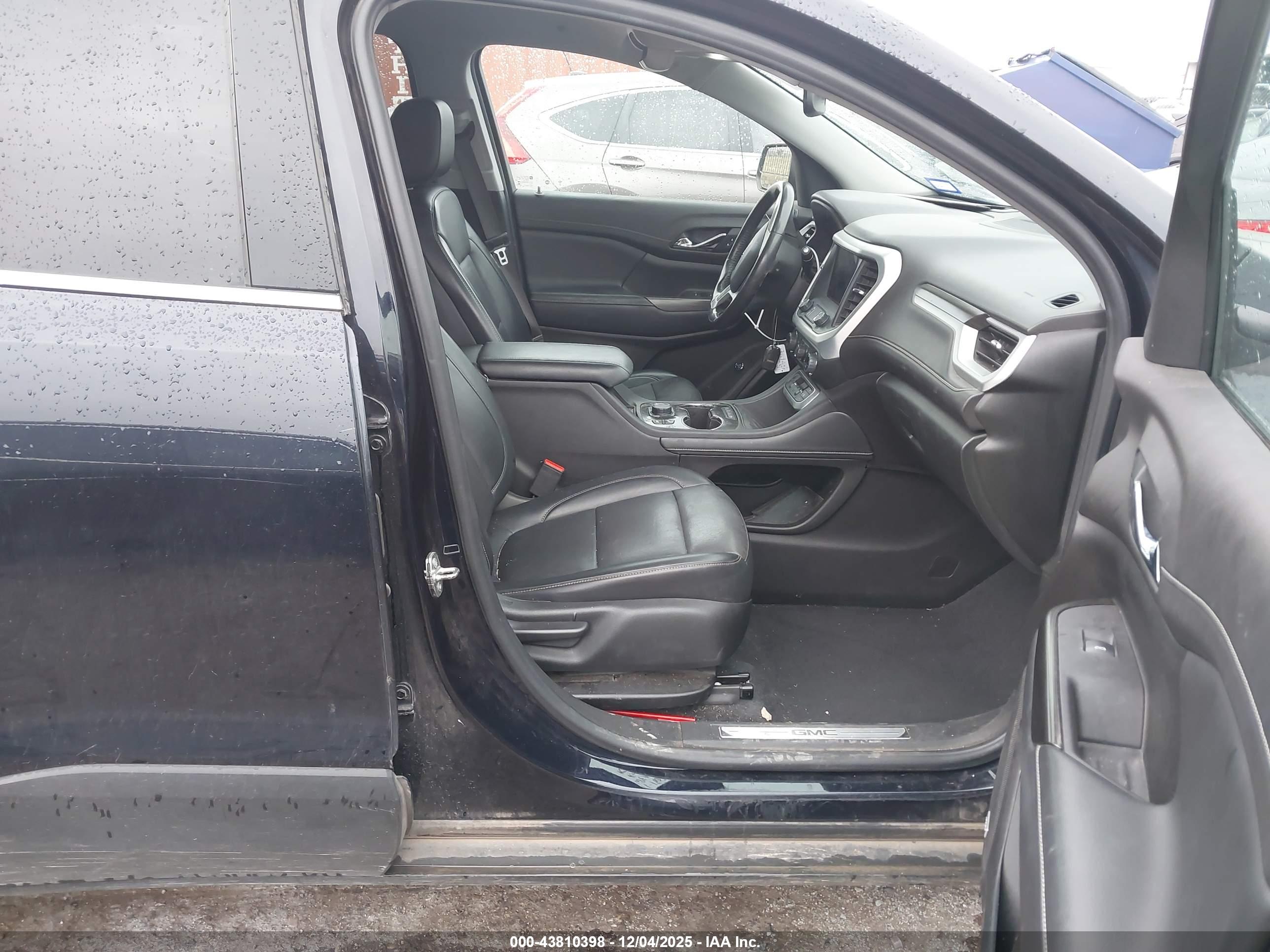 GMC ACADIA image 5