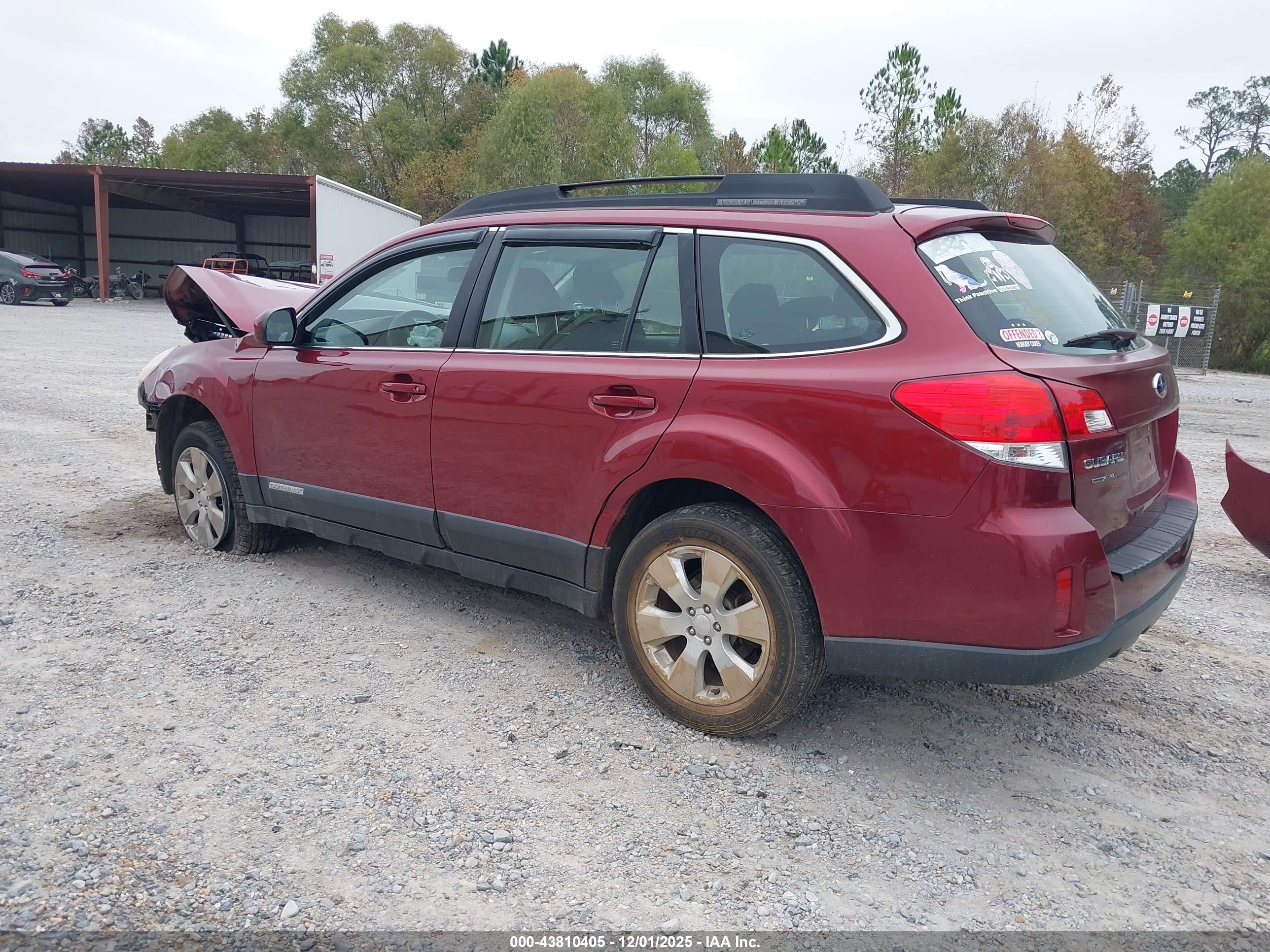 SUBARU OUTBACK image 3