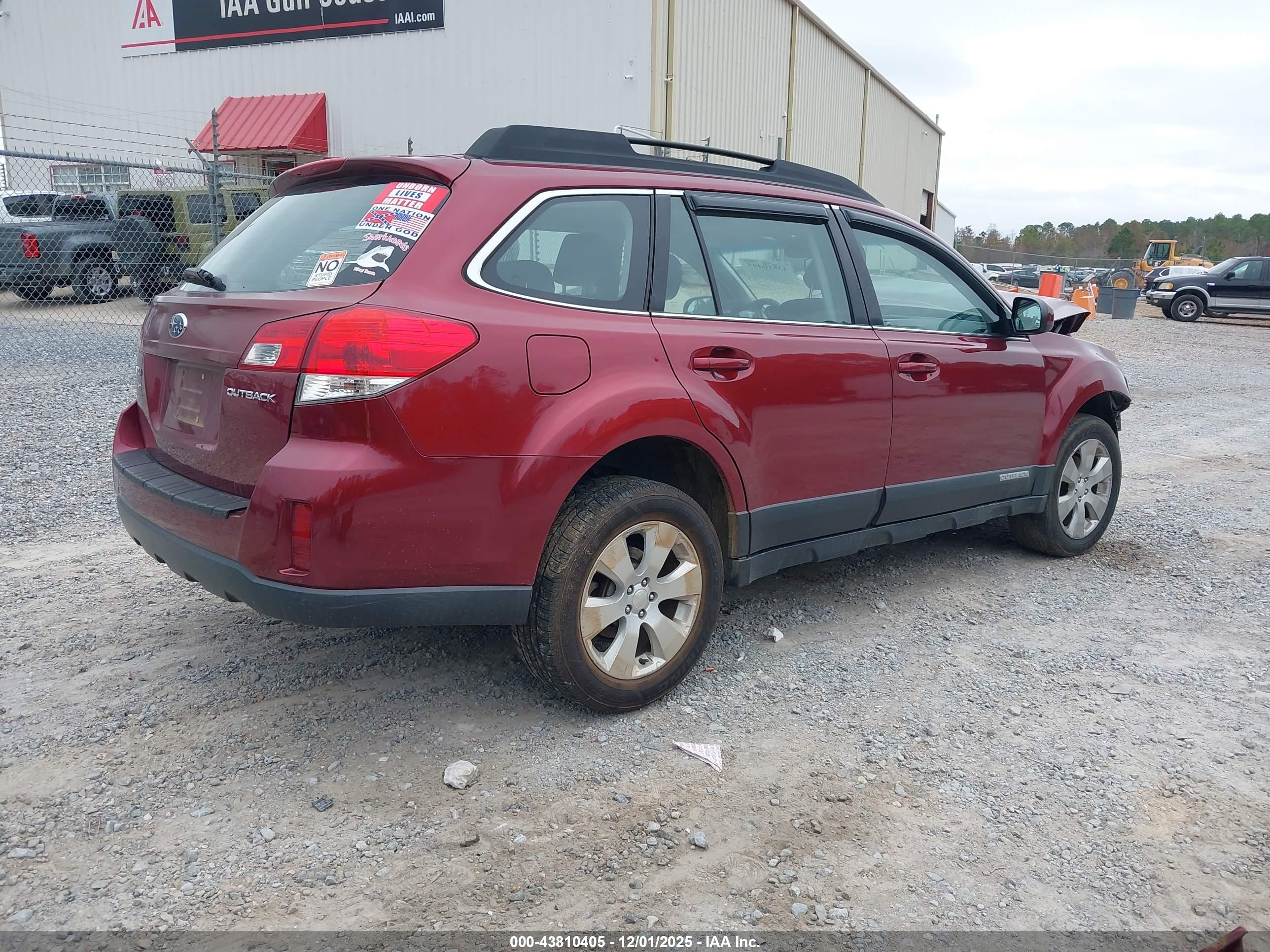 SUBARU OUTBACK image 4